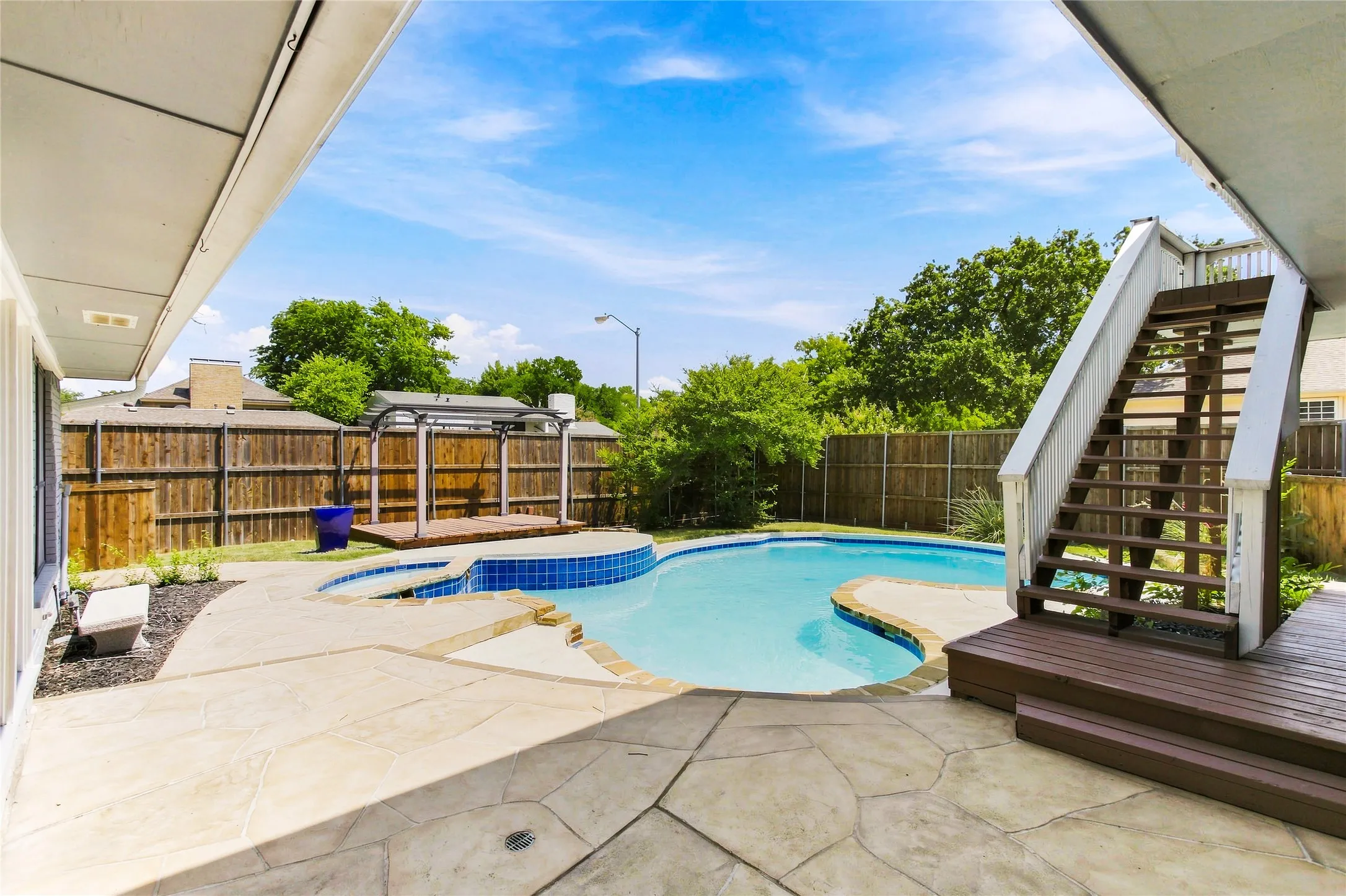 Single Family Residence For Sale in Dallas County , 9178 Glen Springs Drive, Dallas, Texas 75243, 4 Bedroom, 4 Bathroom, 2 Garage spaces, 3,910 Sqft, built in 1973, mls#21324287, Real Estate Agent in Dallas, Homes For Sale in Dallas county, Homes For Sale in Dallas, Realtor in Dallas Texas, Real Estate Brokerage Independent Realty Texas, Luminita Cordes Realtor
