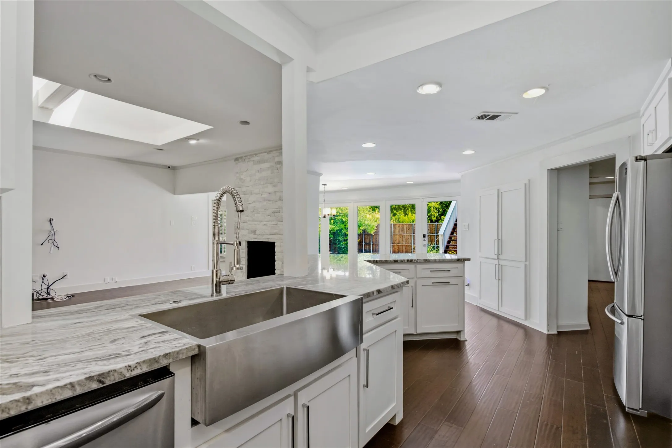 Single Family Residence For Sale in Dallas County , 9178 Glen Springs Drive, Dallas, Texas 75243, 4 Bedroom, 4 Bathroom, 2 Garage spaces, 3,910 Sqft, built in 1973, mls#21324287, Real Estate Agent in Dallas, Homes For Sale in Dallas county, Homes For Sale in Dallas, Realtor in Dallas Texas, Real Estate Brokerage Independent Realty Texas, Luminita Cordes Realtor