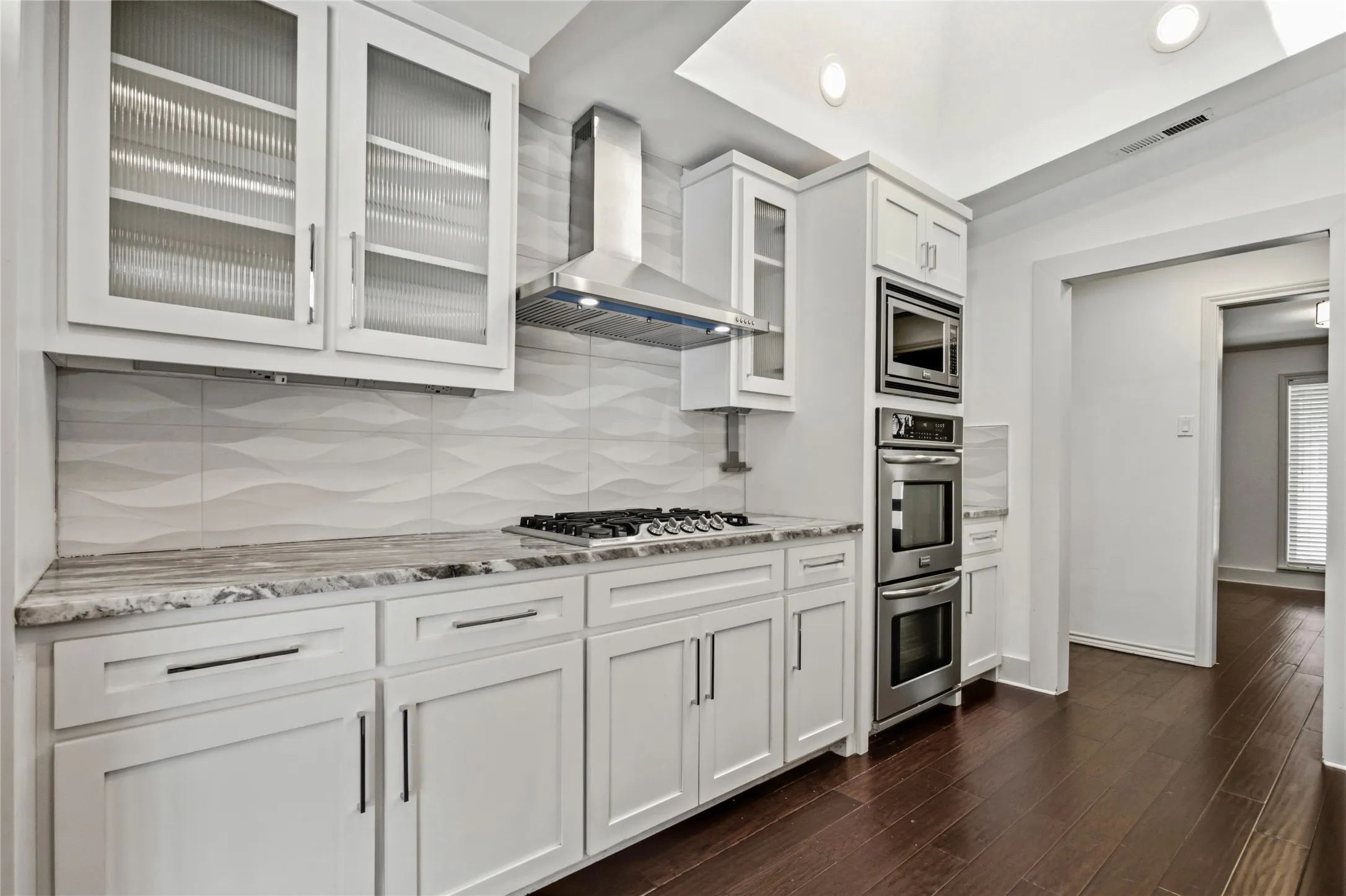 Single Family Residence For Sale in Dallas County , 9178 Glen Springs Drive, Dallas, Texas 75243, 4 Bedroom, 4 Bathroom, 2 Garage spaces, 3,910 Sqft, built in 1973, mls#21324287, Real Estate Agent in Dallas, Homes For Sale in Dallas county, Homes For Sale in Dallas, Realtor in Dallas Texas, Real Estate Brokerage Independent Realty Texas, Luminita Cordes Realtor