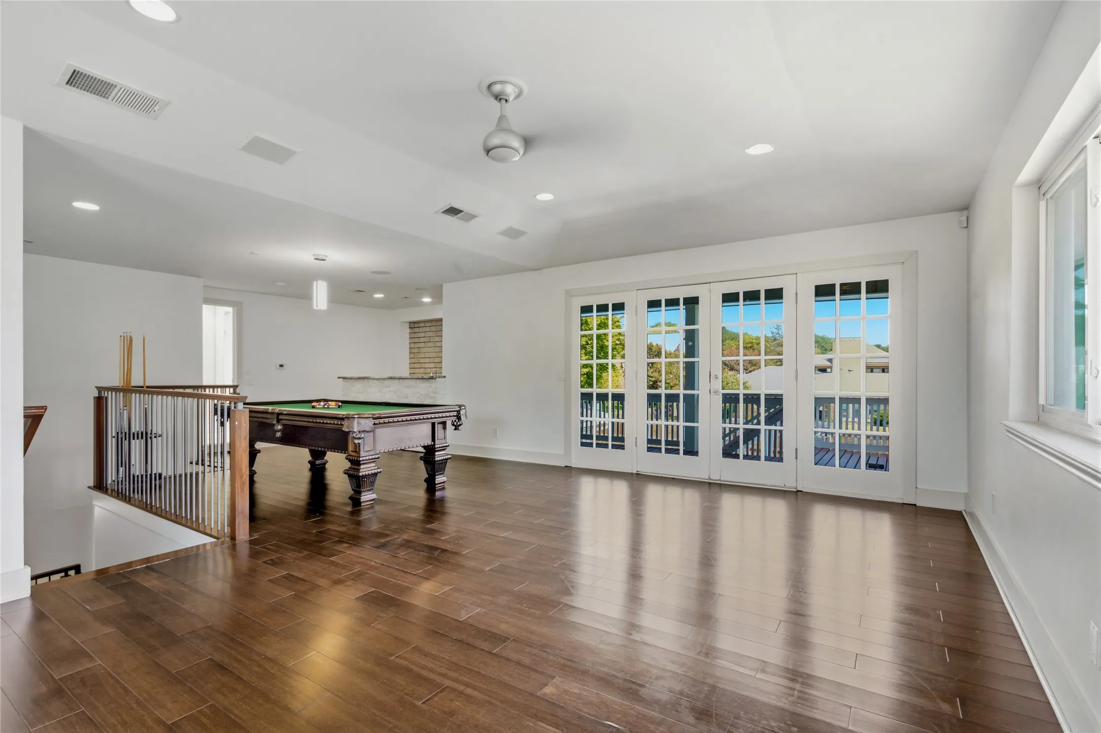 Single Family Residence For Sale in Dallas County , 9178 Glen Springs Drive, Dallas, Texas 75243, 4 Bedroom, 4 Bathroom, 2 Garage spaces, 3,910 Sqft, built in 1973, mls#21324287, Real Estate Agent in Dallas, Homes For Sale in Dallas county, Homes For Sale in Dallas, Realtor in Dallas Texas, Real Estate Brokerage Independent Realty Texas, Luminita Cordes Realtor
