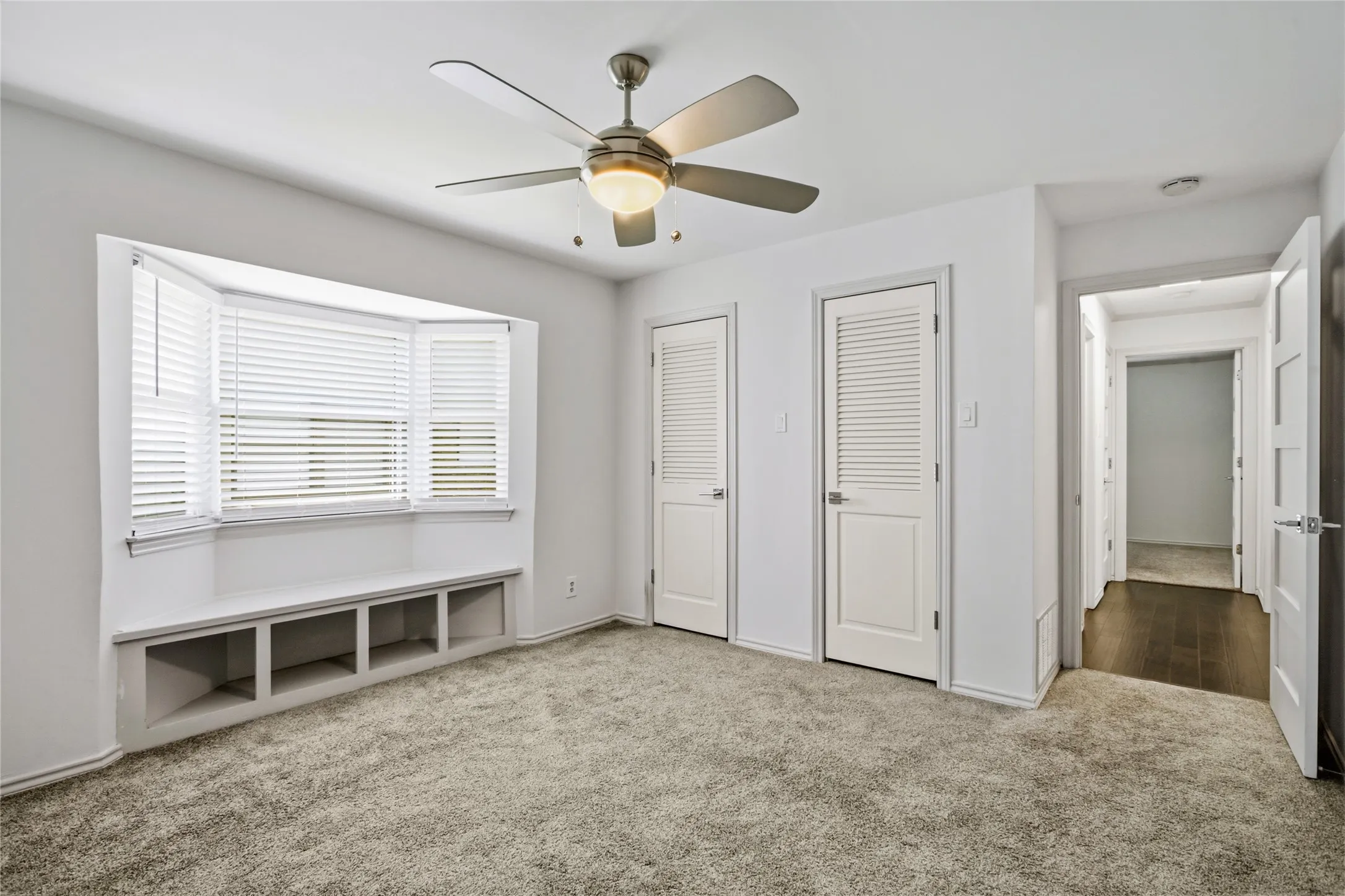 Single Family Residence For Sale in Dallas County , 9178 Glen Springs Drive, Dallas, Texas 75243, 4 Bedroom, 4 Bathroom, 2 Garage spaces, 3,910 Sqft, built in 1973, mls#21324287, Real Estate Agent in Dallas, Homes For Sale in Dallas county, Homes For Sale in Dallas, Realtor in Dallas Texas, Real Estate Brokerage Independent Realty Texas, Luminita Cordes Realtor