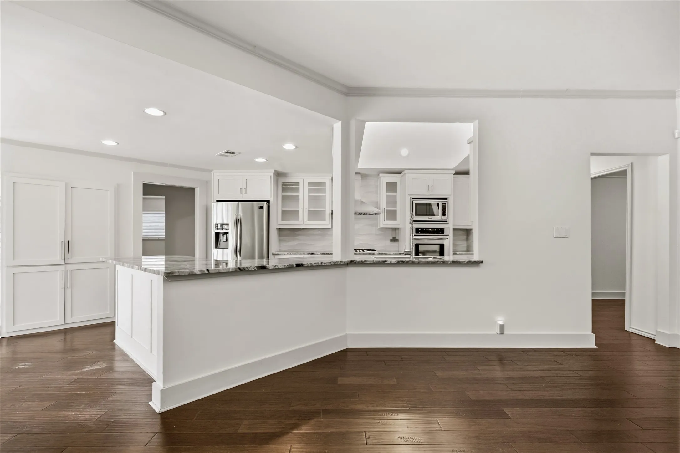 Single Family Residence For Sale in Dallas County , 9178 Glen Springs Drive, Dallas, Texas 75243, 4 Bedroom, 4 Bathroom, 2 Garage spaces, 3,910 Sqft, built in 1973, mls#21324287, Real Estate Agent in Dallas, Homes For Sale in Dallas county, Homes For Sale in Dallas, Realtor in Dallas Texas, Real Estate Brokerage Independent Realty Texas, Luminita Cordes Realtor