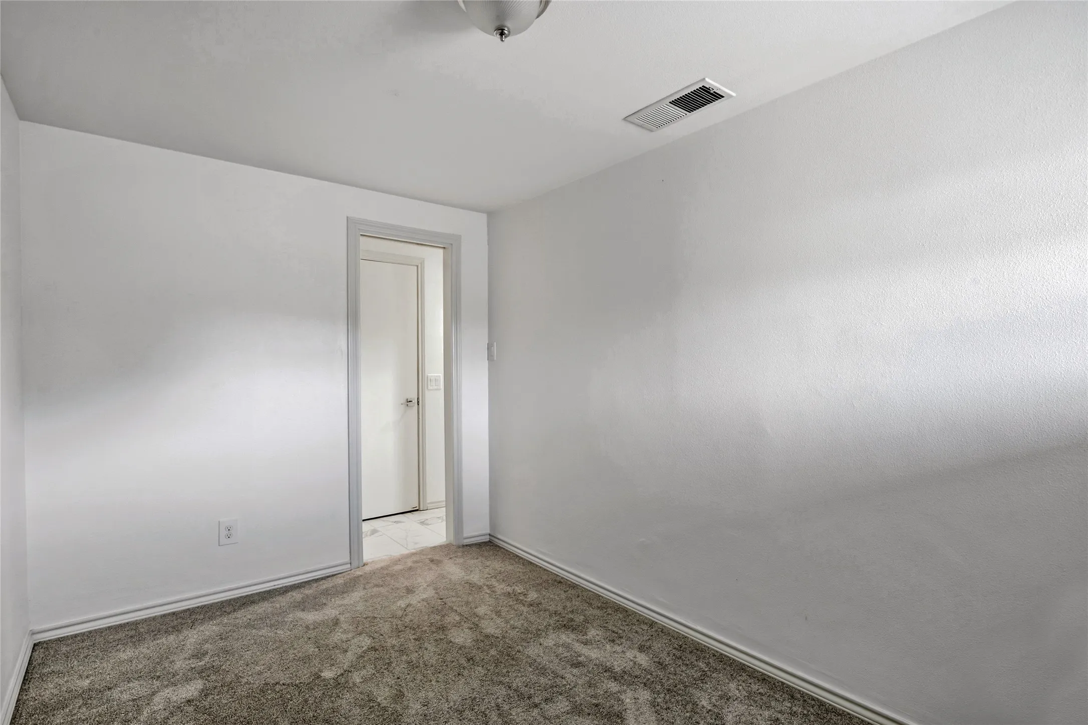 Single Family Residence For Sale in Dallas County , 9178 Glen Springs Drive, Dallas, Texas 75243, 4 Bedroom, 4 Bathroom, 2 Garage spaces, 3,910 Sqft, built in 1973, mls#21324287, Real Estate Agent in Dallas, Homes For Sale in Dallas county, Homes For Sale in Dallas, Realtor in Dallas Texas, Real Estate Brokerage Independent Realty Texas, Luminita Cordes Realtor