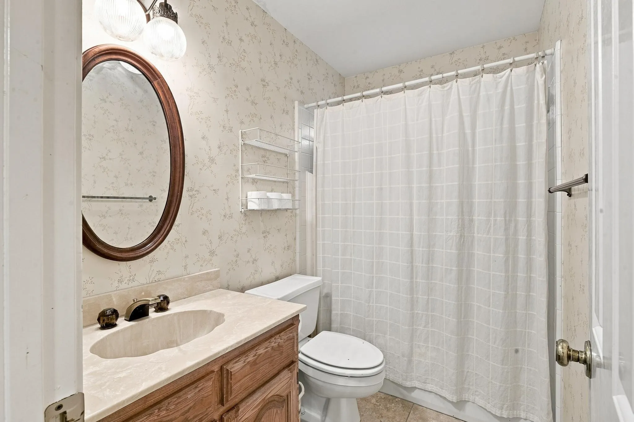 Guest Quarter Bath