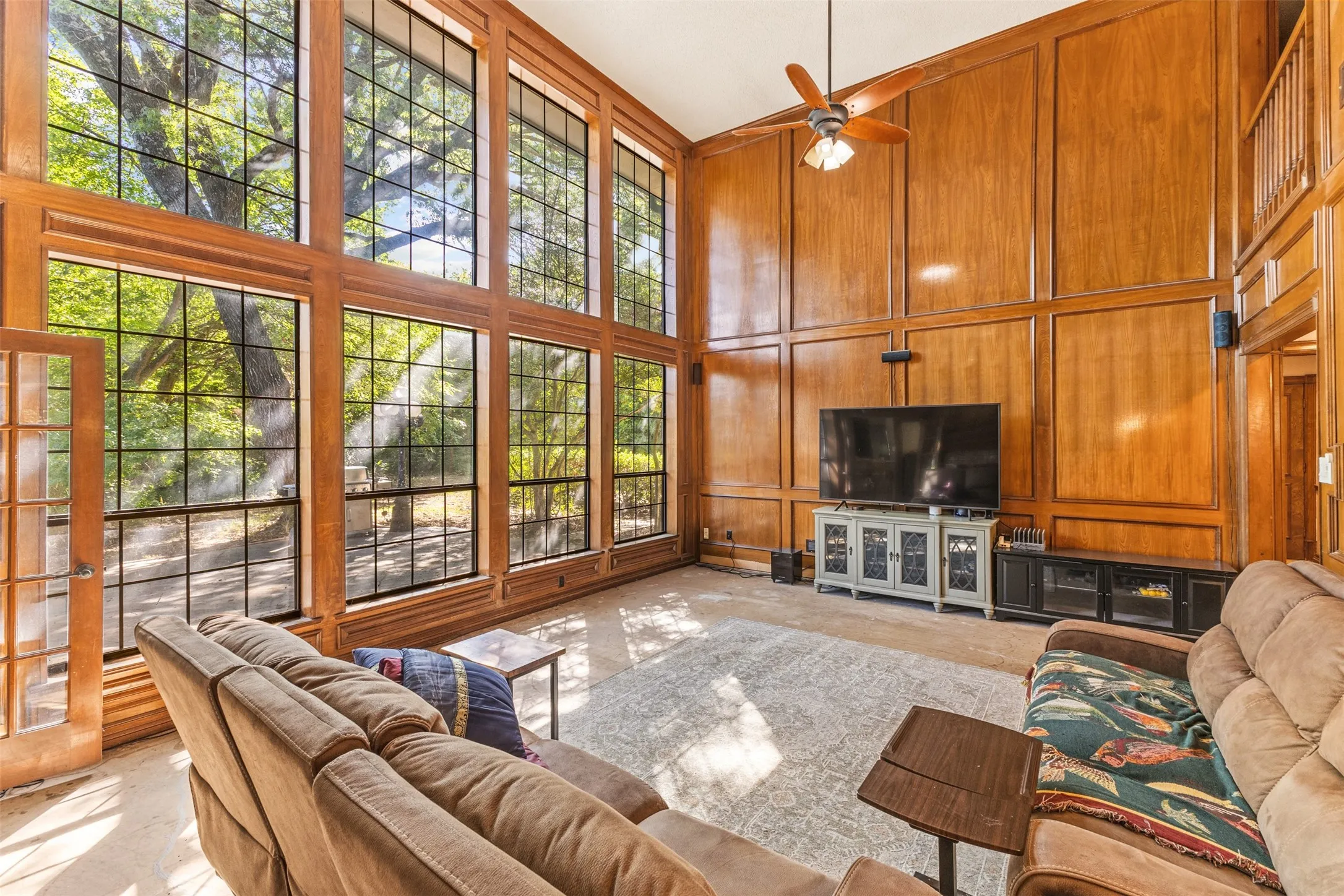 Single Family Residence For Sale in Dallas County , 1190 Whispering Oaks Drive, De Soto, Texas 75115, 3 Bedroom, 4 Bathroom, 2 Garage spaces, 3,437 Sqft, built in 1984, mls#21325712, Real Estate Agent in De Soto, Homes For Sale in Dallas county, Homes For Sale in De Soto, Realtor in De Soto Texas, Real Estate Brokerage Independent Realty Texas, Luminita Cordes Realtor
