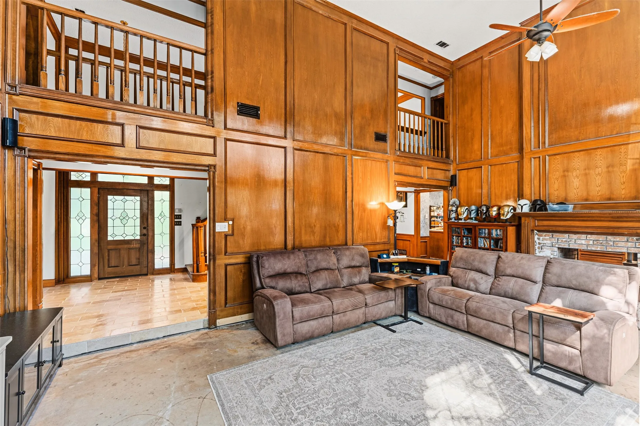 Single Family Residence For Sale in Dallas County , 1190 Whispering Oaks Drive, De Soto, Texas 75115, 3 Bedroom, 4 Bathroom, 2 Garage spaces, 3,437 Sqft, built in 1984, mls#21325712, Real Estate Agent in De Soto, Homes For Sale in Dallas county, Homes For Sale in De Soto, Realtor in De Soto Texas, Real Estate Brokerage Independent Realty Texas, Luminita Cordes Realtor