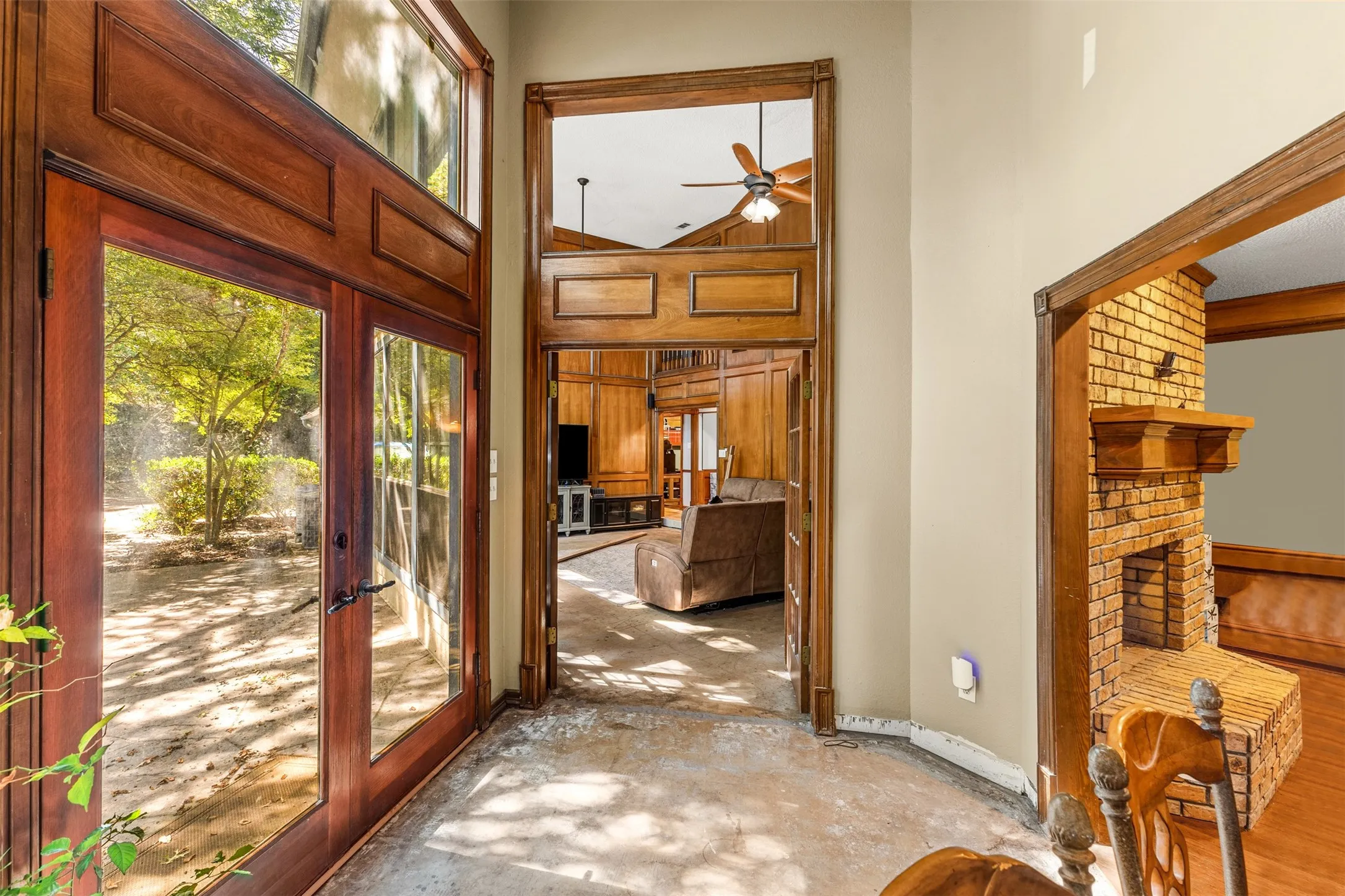 Single Family Residence For Sale in Dallas County , 1190 Whispering Oaks Drive, De Soto, Texas 75115, 3 Bedroom, 4 Bathroom, 2 Garage spaces, 3,437 Sqft, built in 1984, mls#21325712, Real Estate Agent in De Soto, Homes For Sale in Dallas county, Homes For Sale in De Soto, Realtor in De Soto Texas, Real Estate Brokerage Independent Realty Texas, Luminita Cordes Realtor