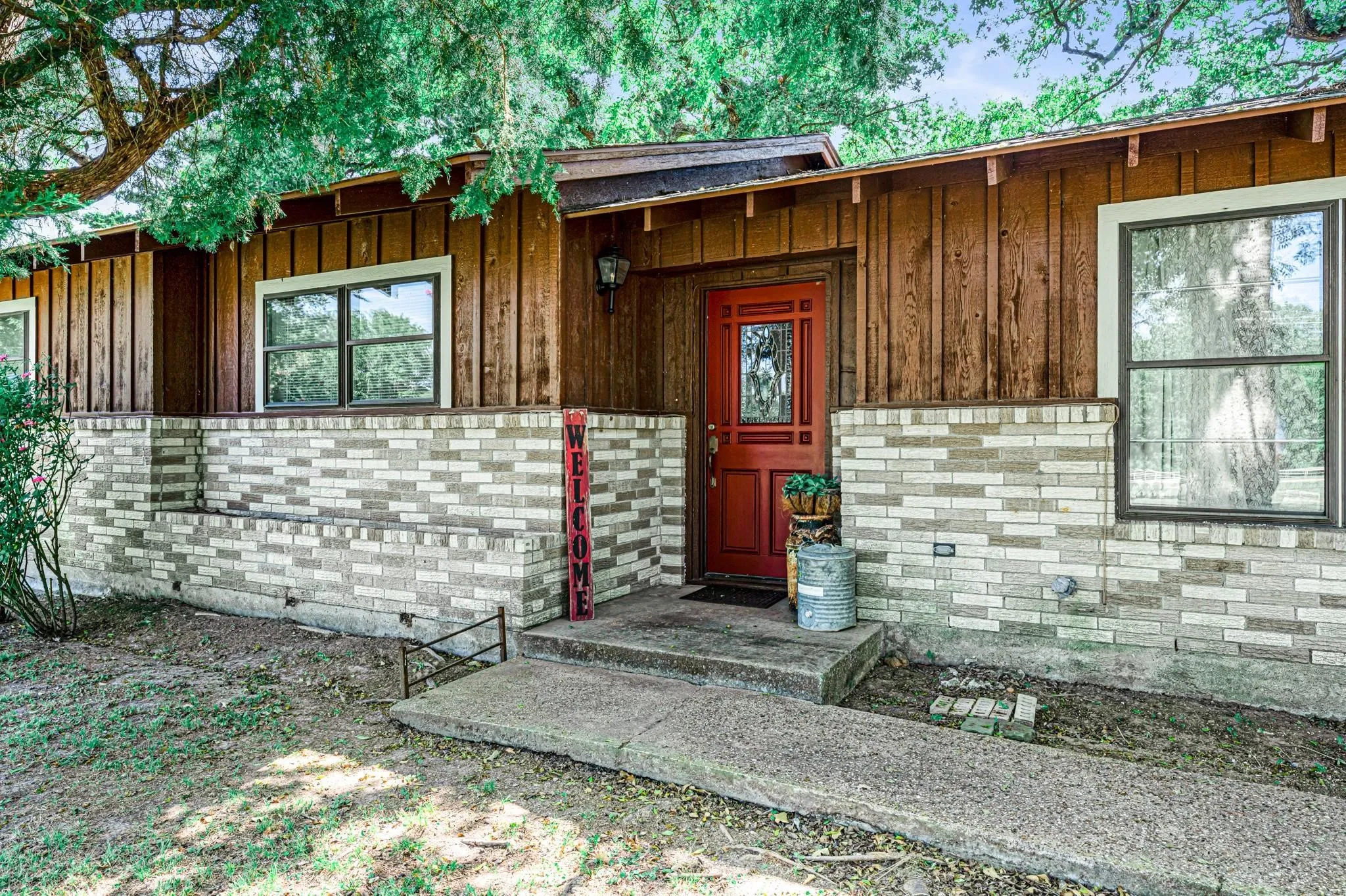 Farm For Sale in Hunt County , 2341 FM 2649, Lone Oak, Texas 75453, 3 Bedroom, 2 Bathroom, 2 Garage spaces, 1,556 Sqft, built in 1970, mls#21342891, Real Estate Agent in Lone Oak, Homes For Sale in Hunt county, Homes For Sale in Lone Oak, Realtor in Lone Oak Texas, Real Estate Brokerage Independent Realty Texas, Luminita Cordes Realtor
