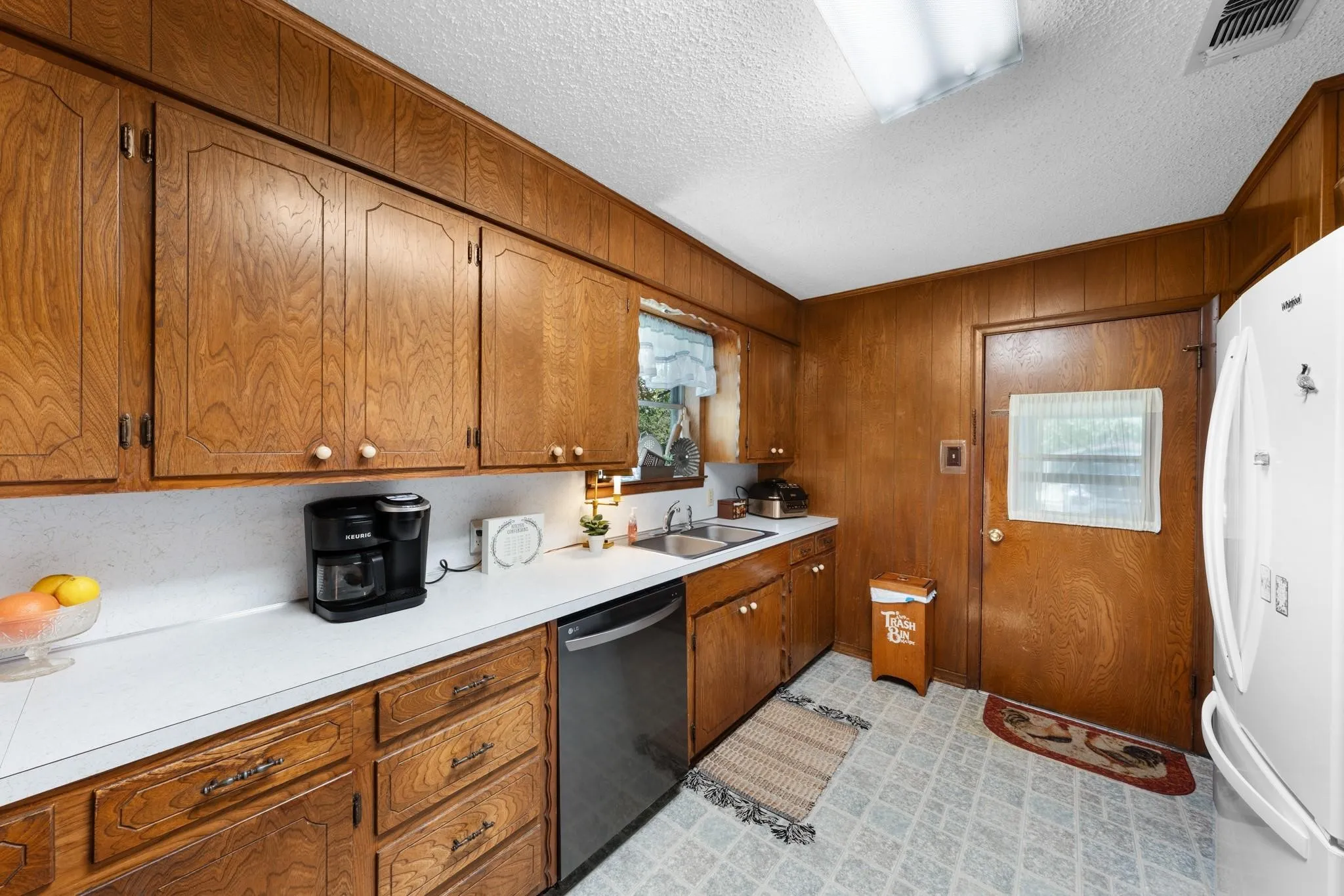Farm For Sale in Hunt County , 2341 FM 2649, Lone Oak, Texas 75453, 3 Bedroom, 2 Bathroom, 2 Garage spaces, 1,556 Sqft, built in 1970, mls#21342891, Real Estate Agent in Lone Oak, Homes For Sale in Hunt county, Homes For Sale in Lone Oak, Realtor in Lone Oak Texas, Real Estate Brokerage Independent Realty Texas, Luminita Cordes Realtor