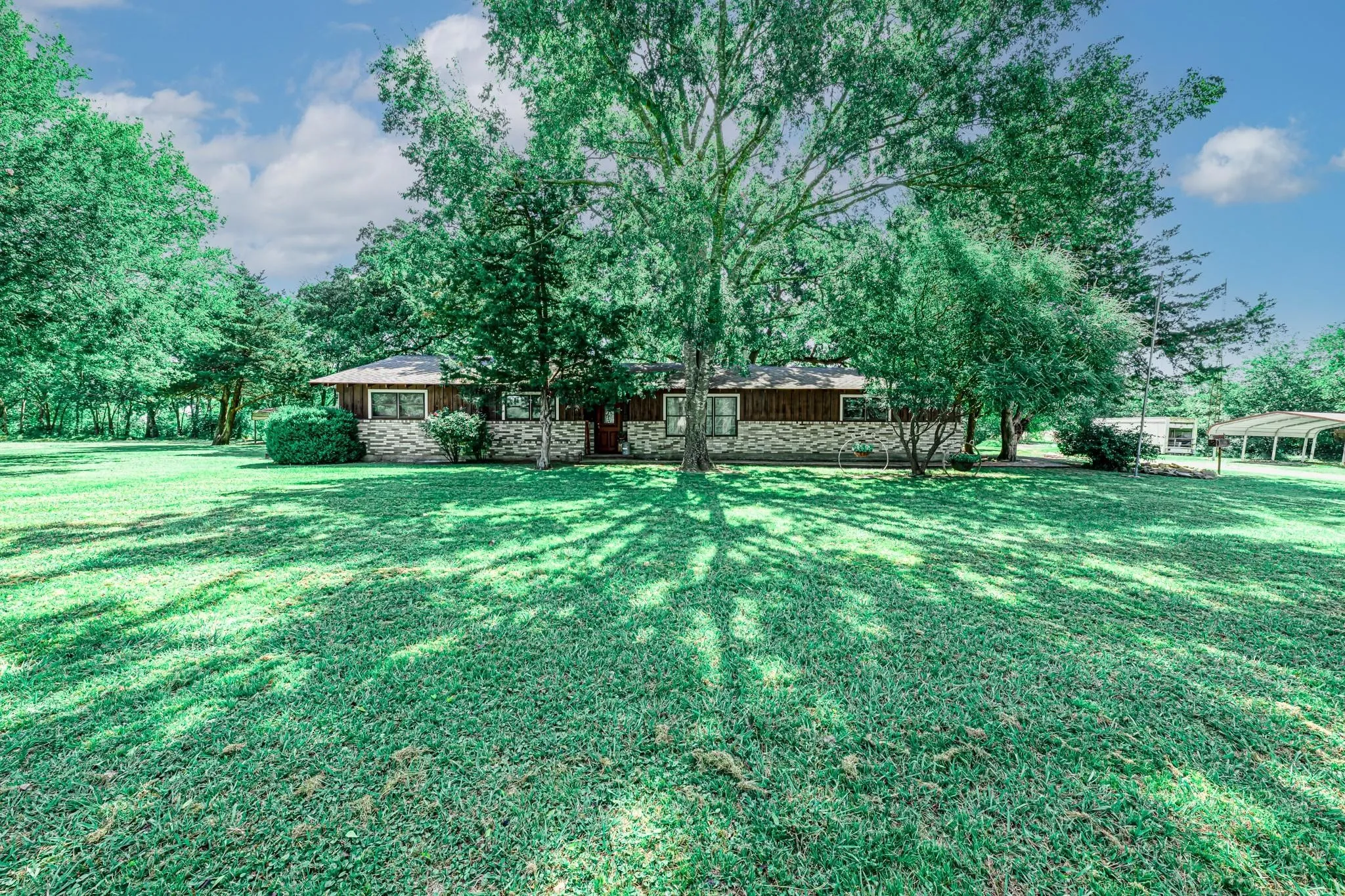 Farm For Sale in Hunt County , 2341 FM 2649, Lone Oak, Texas 75453, 3 Bedroom, 2 Bathroom, 2 Garage spaces, 1,556 Sqft, built in 1970, mls#21342891, Real Estate Agent in Lone Oak, Homes For Sale in Hunt county, Homes For Sale in Lone Oak, Realtor in Lone Oak Texas, Real Estate Brokerage Independent Realty Texas, Luminita Cordes Realtor