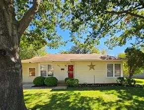 Single Family Residence For Sale in Tarrant County , 615 W Nash Street, Grapevine, Texas 76051, 2 Bedroom, 1 Bathroom, Garage spaces, 1,036 Sqft, built in 1952, mls#21352948, Real Estate Agent in Grapevine, Homes For Sale in Tarrant county, Homes For Sale in Grapevine, Realtor in Grapevine Texas, Real Estate Brokerage Independent Realty Texas, Luminita Cordes Realtor