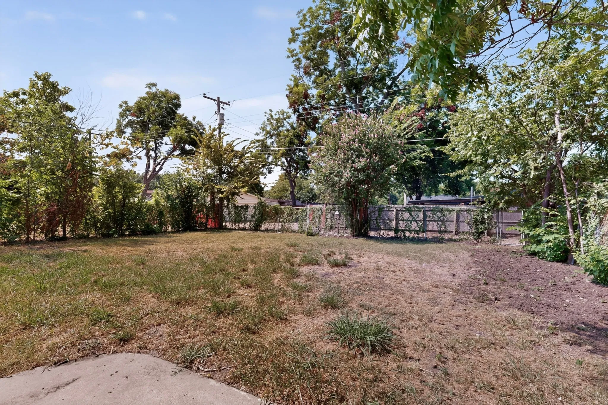 Single Family Residence For Sale in Dallas County , 4911 Sandra Lynn Drive, Mesquite, Texas 75150, 4 Bedroom, 2 Bathroom, Garage spaces, 1,416 Sqft, built in 1960, mls#21351351, Real Estate Agent in Mesquite, Homes For Sale in Dallas county, Homes For Sale in Mesquite, Realtor in Mesquite Texas, Real Estate Brokerage Independent Realty Texas, Luminita Cordes Realtor