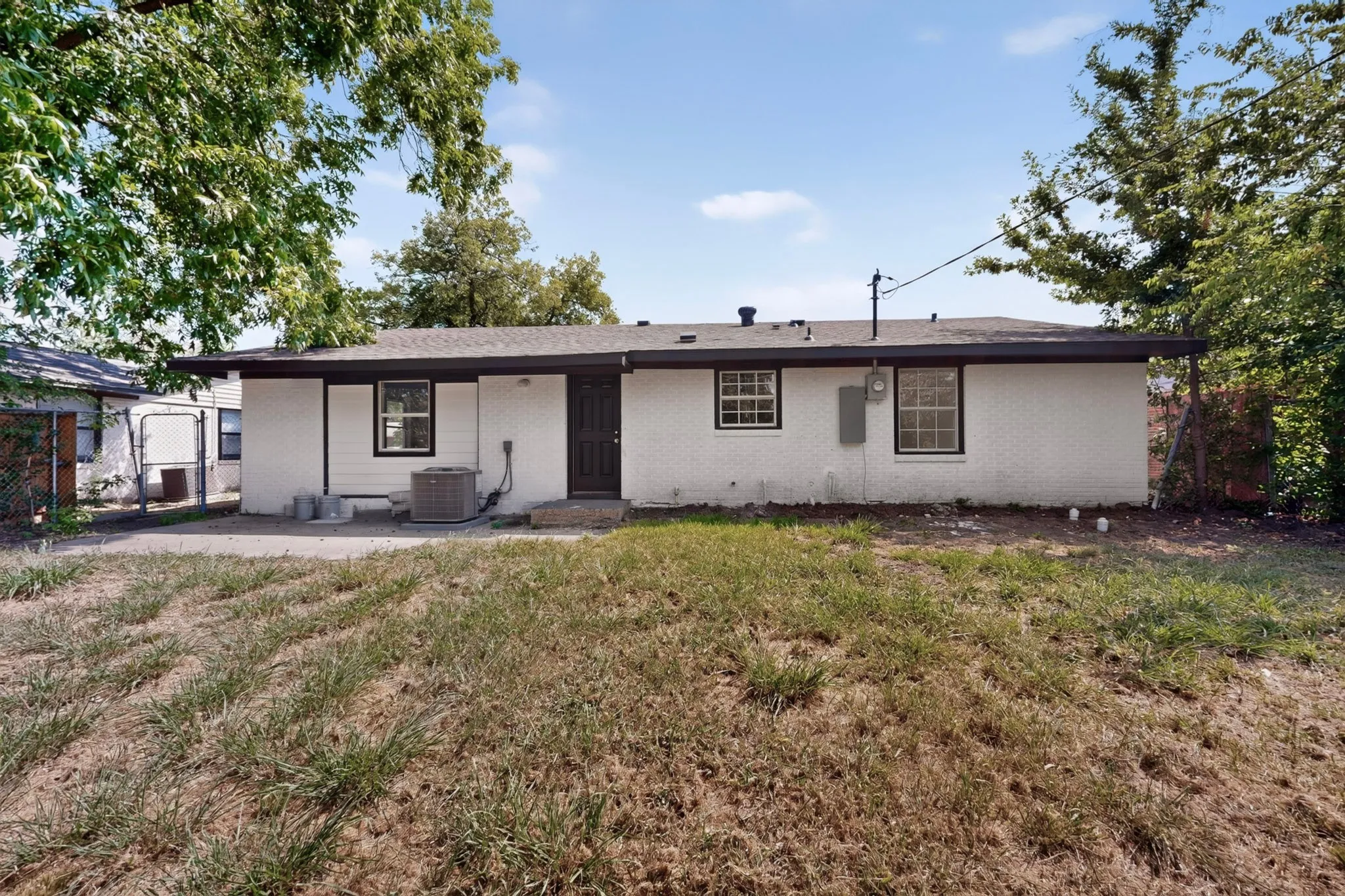 Single Family Residence For Sale in Dallas County , 4911 Sandra Lynn Drive, Mesquite, Texas 75150, 4 Bedroom, 2 Bathroom, Garage spaces, 1,416 Sqft, built in 1960, mls#21351351, Real Estate Agent in Mesquite, Homes For Sale in Dallas county, Homes For Sale in Mesquite, Realtor in Mesquite Texas, Real Estate Brokerage Independent Realty Texas, Luminita Cordes Realtor