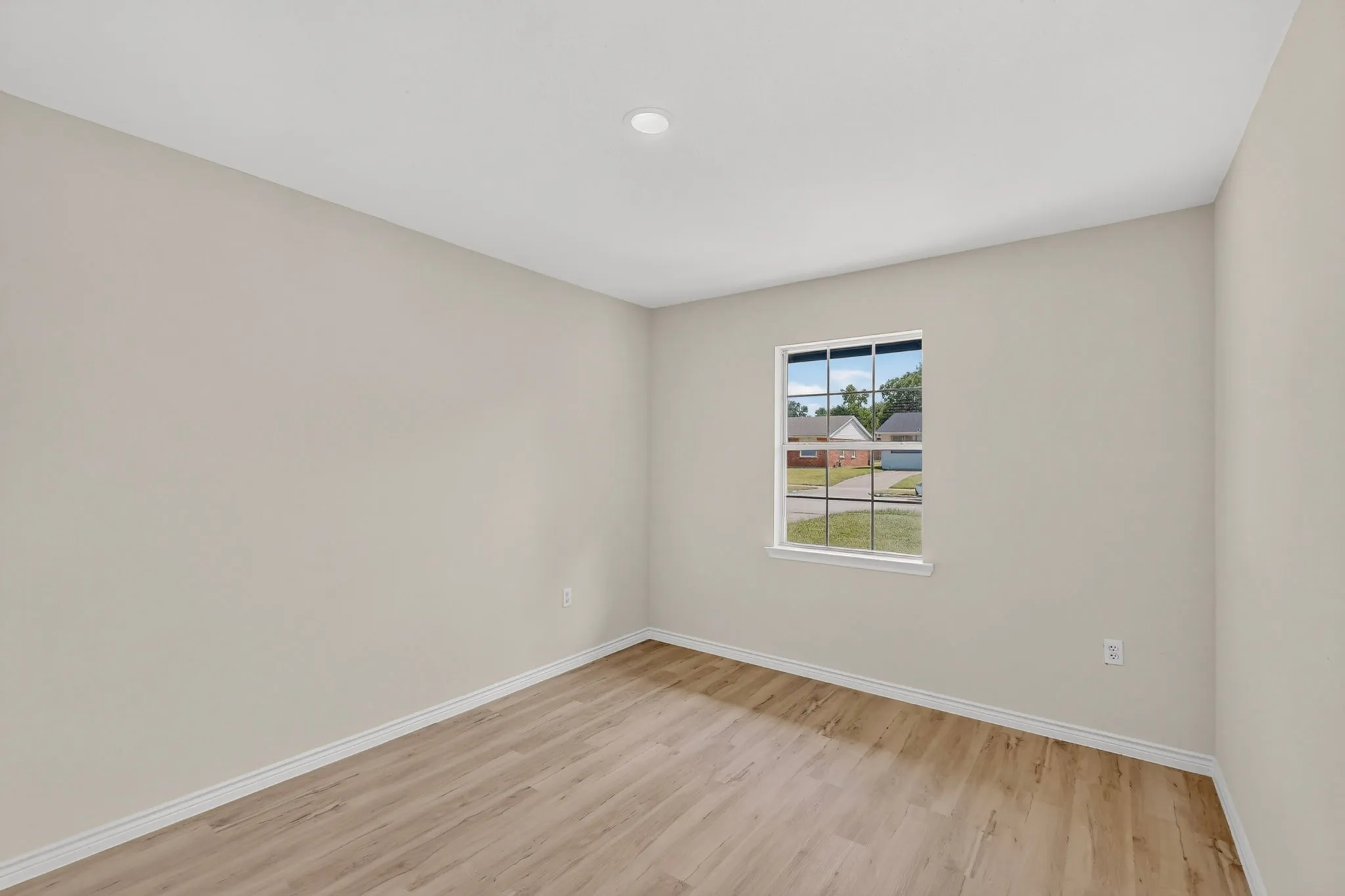 Single Family Residence For Sale in Dallas County , 4911 Sandra Lynn Drive, Mesquite, Texas 75150, 4 Bedroom, 2 Bathroom, Garage spaces, 1,416 Sqft, built in 1960, mls#21351351, Real Estate Agent in Mesquite, Homes For Sale in Dallas county, Homes For Sale in Mesquite, Realtor in Mesquite Texas, Real Estate Brokerage Independent Realty Texas, Luminita Cordes Realtor