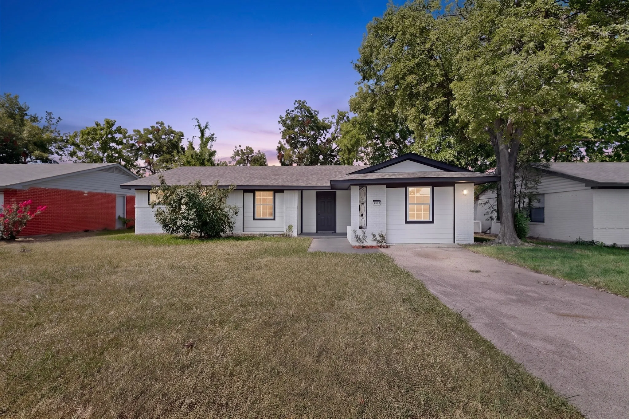 Single Family Residence For Sale in Dallas County , 4911 Sandra Lynn Drive, Mesquite, Texas 75150, 4 Bedroom, 2 Bathroom, Garage spaces, 1,416 Sqft, built in 1960, mls#21351351, Real Estate Agent in Mesquite, Homes For Sale in Dallas county, Homes For Sale in Mesquite, Realtor in Mesquite Texas, Real Estate Brokerage Independent Realty Texas, Luminita Cordes Realtor
