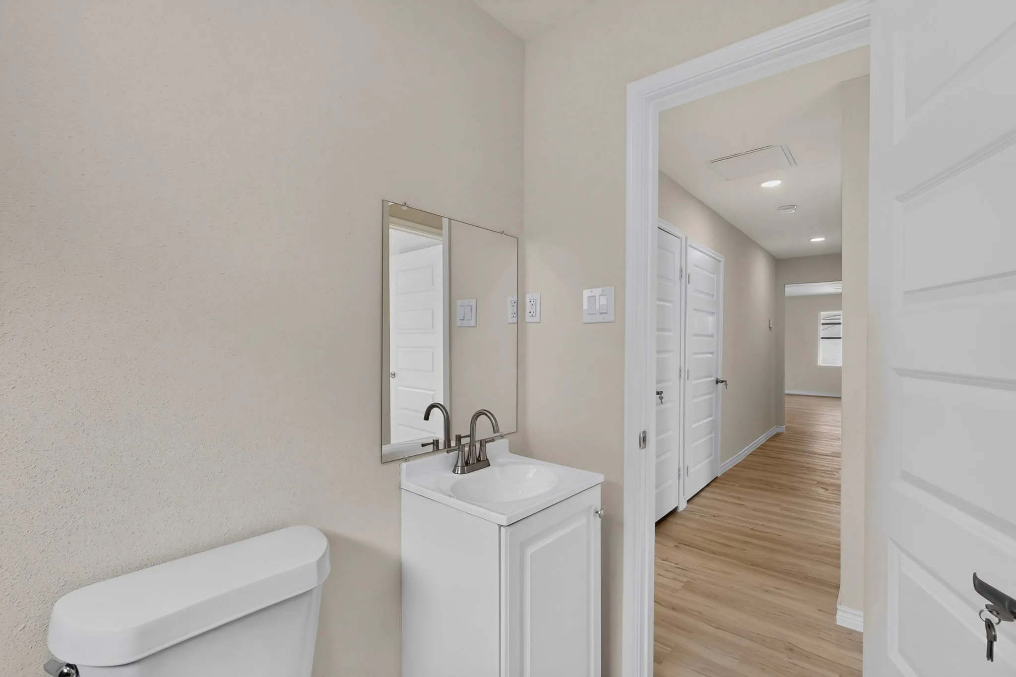 Single Family Residence For Sale in Dallas County , 4911 Sandra Lynn Drive, Mesquite, Texas 75150, 4 Bedroom, 2 Bathroom, Garage spaces, 1,416 Sqft, built in 1960, mls#21351351, Real Estate Agent in Mesquite, Homes For Sale in Dallas county, Homes For Sale in Mesquite, Realtor in Mesquite Texas, Real Estate Brokerage Independent Realty Texas, Luminita Cordes Realtor