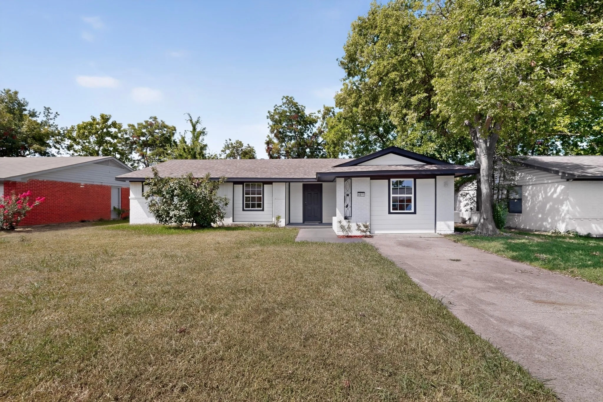 Single Family Residence For Sale in Dallas County , 4911 Sandra Lynn Drive, Mesquite, Texas 75150, 4 Bedroom, 2 Bathroom, Garage spaces, 1,416 Sqft, built in 1960, mls#21351351, Real Estate Agent in Mesquite, Homes For Sale in Dallas county, Homes For Sale in Mesquite, Realtor in Mesquite Texas, Real Estate Brokerage Independent Realty Texas, Luminita Cordes Realtor