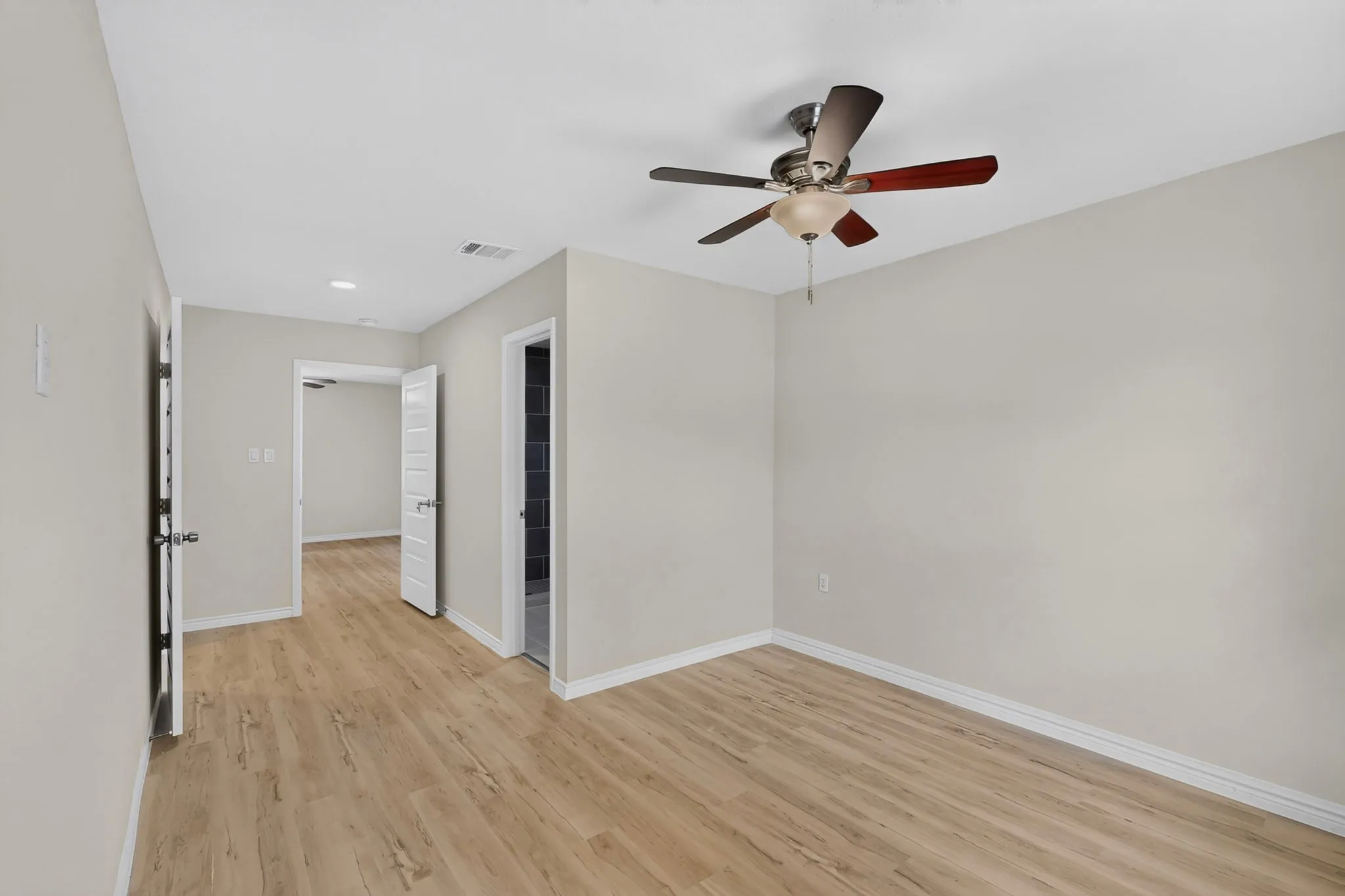 Single Family Residence For Sale in Dallas County , 4911 Sandra Lynn Drive, Mesquite, Texas 75150, 4 Bedroom, 2 Bathroom, Garage spaces, 1,416 Sqft, built in 1960, mls#21351351, Real Estate Agent in Mesquite, Homes For Sale in Dallas county, Homes For Sale in Mesquite, Realtor in Mesquite Texas, Real Estate Brokerage Independent Realty Texas, Luminita Cordes Realtor