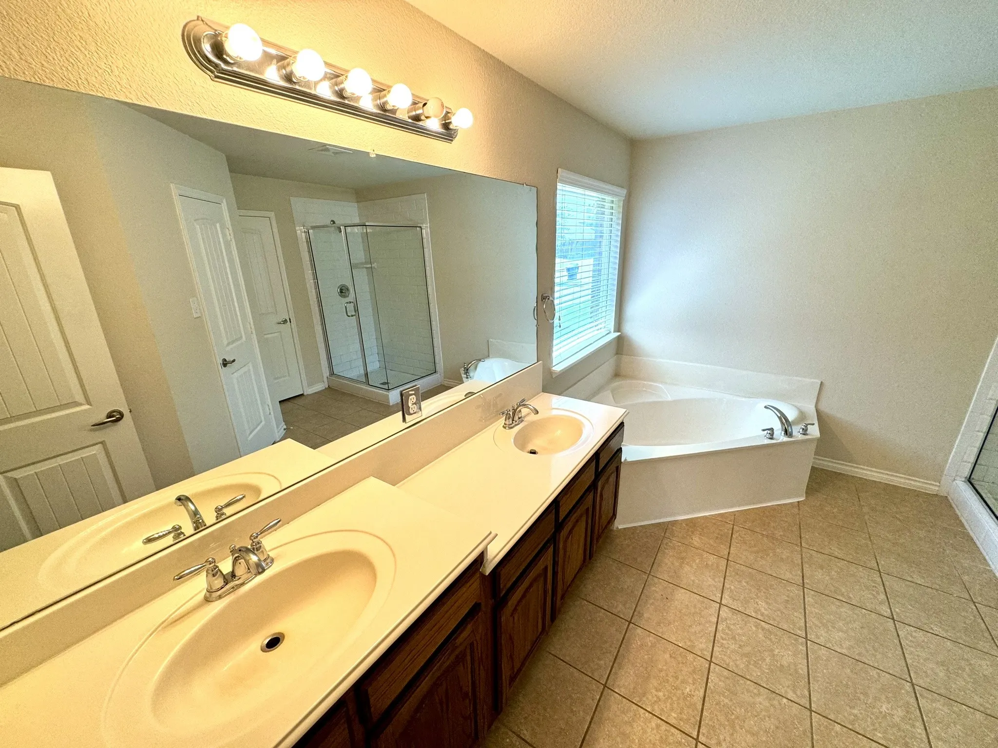 Single Family Residence For Rent in Collin County , 1703 Stonewick Drive, Allen, Texas 75002, 3 Bedroom, 2 Bathroom, 2 Garage spaces, 2,088 Sqft, built in 2008, mls#21351821, Real Estate Agent in Allen, Homes For Rent in Collin county, Homes For Rent in Allen, Realtor in Allen Texas, Real Estate Brokerage Independent Realty Texas, Luminita Cordes Realtor