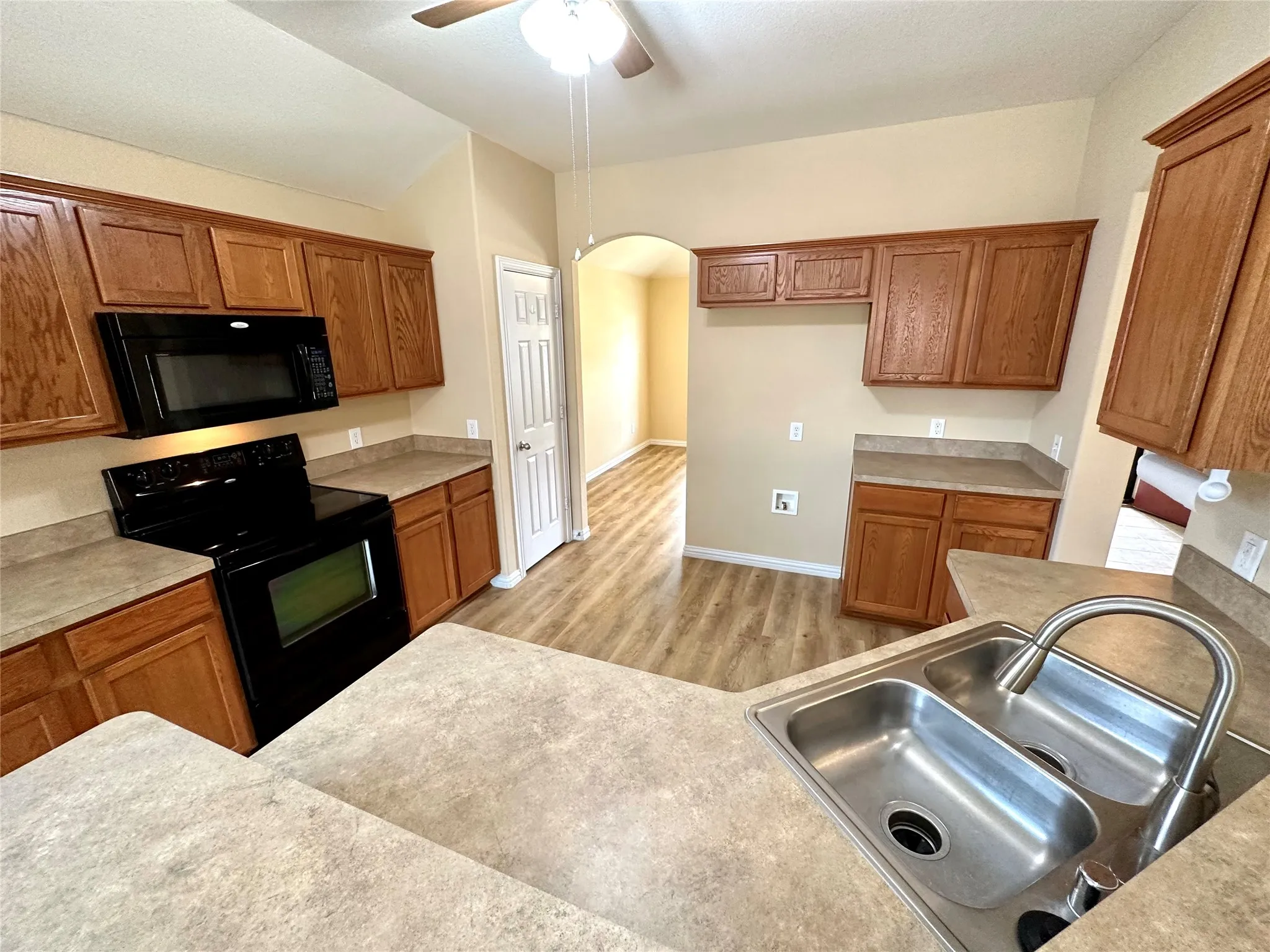 Single Family Residence For Rent in Collin County , 221 Creekwood Drive, Princeton, Texas 75407, 3 Bedroom, 2 Bathroom, 2 Garage spaces, 1,804 Sqft, built in 2009, mls#21352934, Real Estate Agent in Princeton, Homes For Rent in Collin county, Homes For Rent in Princeton, Realtor in Princeton Texas, Real Estate Brokerage Independent Realty Texas, Luminita Cordes Realtor