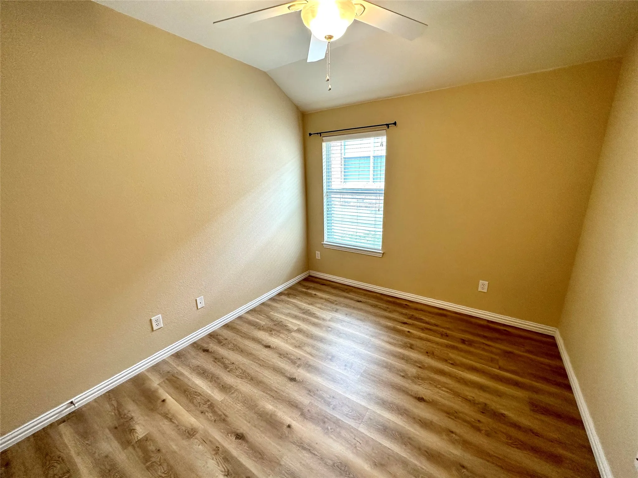 Single Family Residence For Rent in Collin County , 221 Creekwood Drive, Princeton, Texas 75407, 3 Bedroom, 2 Bathroom, 2 Garage spaces, 1,804 Sqft, built in 2009, mls#21352934, Real Estate Agent in Princeton, Homes For Rent in Collin county, Homes For Rent in Princeton, Realtor in Princeton Texas, Real Estate Brokerage Independent Realty Texas, Luminita Cordes Realtor