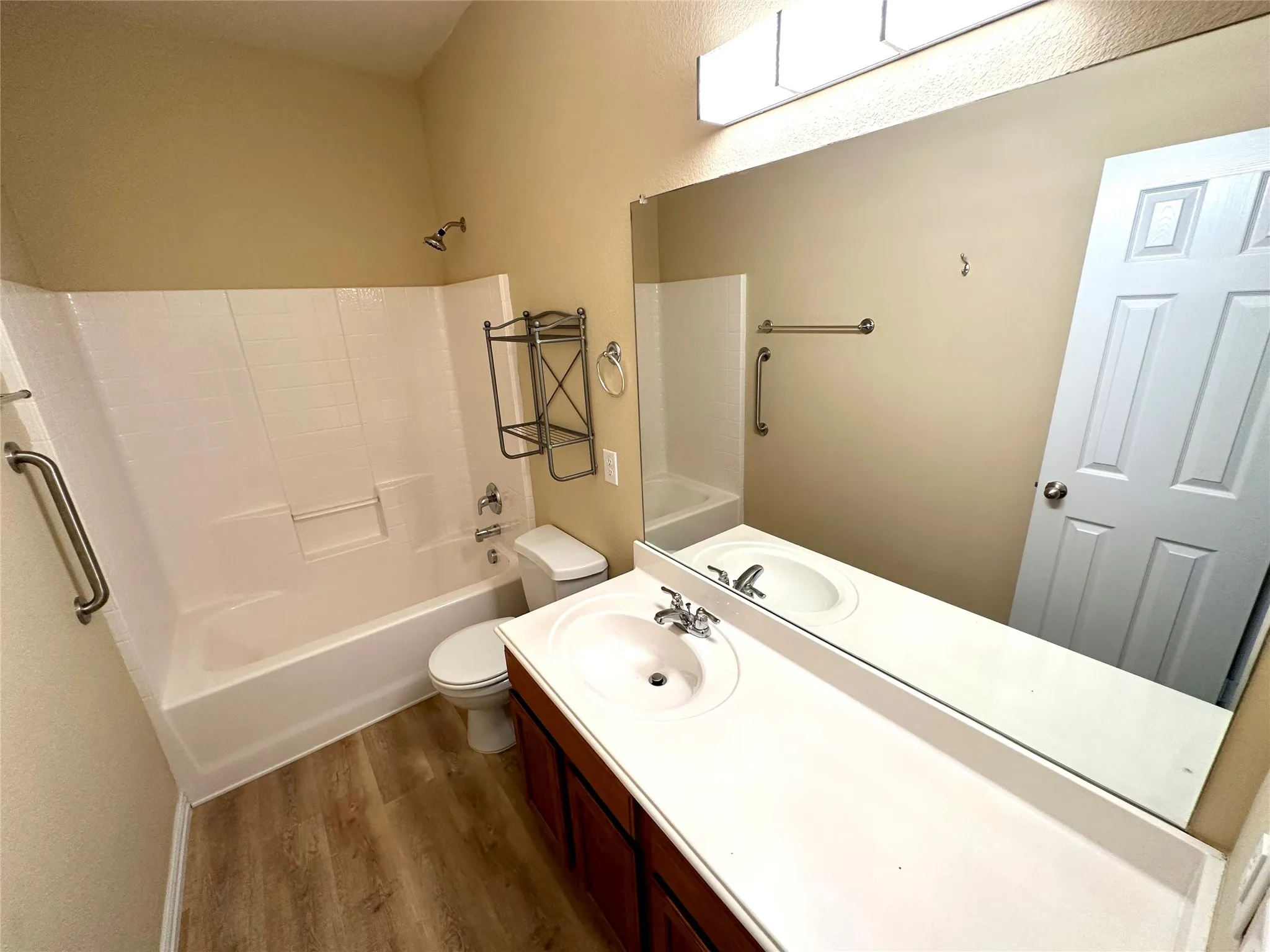 Single Family Residence For Rent in Collin County , 221 Creekwood Drive, Princeton, Texas 75407, 3 Bedroom, 2 Bathroom, 2 Garage spaces, 1,804 Sqft, built in 2009, mls#21352934, Real Estate Agent in Princeton, Homes For Rent in Collin county, Homes For Rent in Princeton, Realtor in Princeton Texas, Real Estate Brokerage Independent Realty Texas, Luminita Cordes Realtor