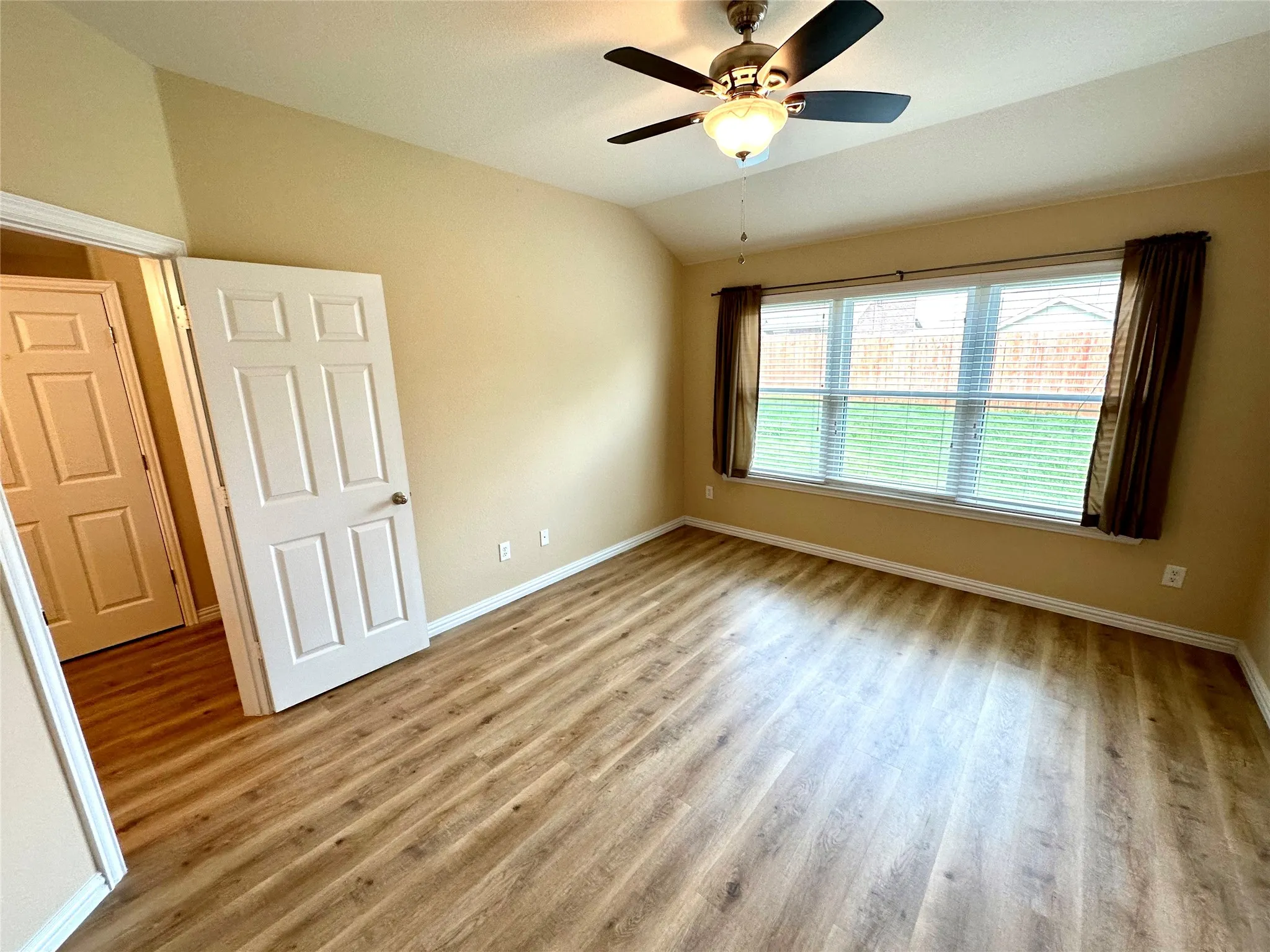 Single Family Residence For Rent in Collin County , 221 Creekwood Drive, Princeton, Texas 75407, 3 Bedroom, 2 Bathroom, 2 Garage spaces, 1,804 Sqft, built in 2009, mls#21352934, Real Estate Agent in Princeton, Homes For Rent in Collin county, Homes For Rent in Princeton, Realtor in Princeton Texas, Real Estate Brokerage Independent Realty Texas, Luminita Cordes Realtor