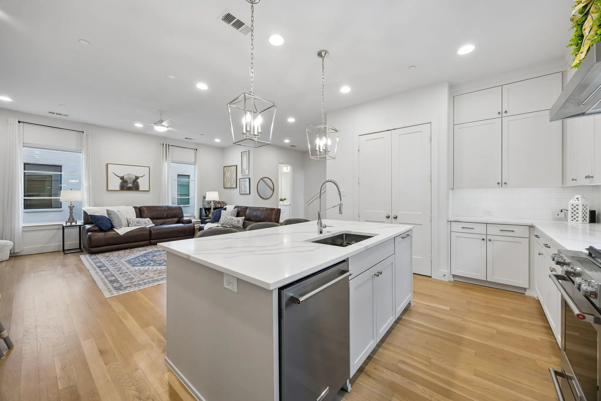 Condominium For Rent in Dallas County , 2715 Kimsey Drive 102, Dallas, Texas 75235, 2 Bedrooms, 3 Bathrooms, 2 Garage spaces, 1,888 Sqft, built in 2020, Price $4,500, mls#21335927, Real Estate Agent in Dallas, Homes For Rent in Dallas county, Homes For Rent in Dallas, Realtor in Dallas Texas, Real Estate Brokerage Independent Realty Texas, Luminita Cordes Realtor