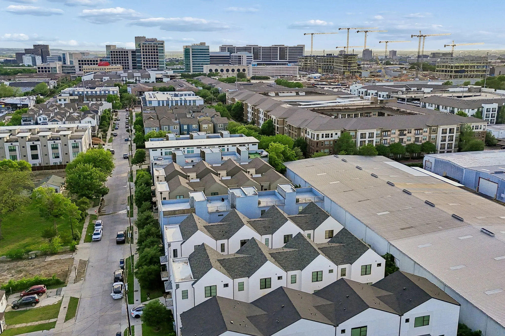 Condominium For Rent in Dallas County , 2715 Kimsey Drive 102, Dallas, Texas 75235, 2 Bedrooms, 3 Bathrooms, 2 Garage spaces, 1,888 Sqft, built in 2020, Price $4,500, mls#21335927, Real Estate Agent in Dallas, Homes For Rent in Dallas county, Homes For Rent in Dallas, Realtor in Dallas Texas, Real Estate Brokerage Independent Realty Texas, Luminita Cordes Realtor