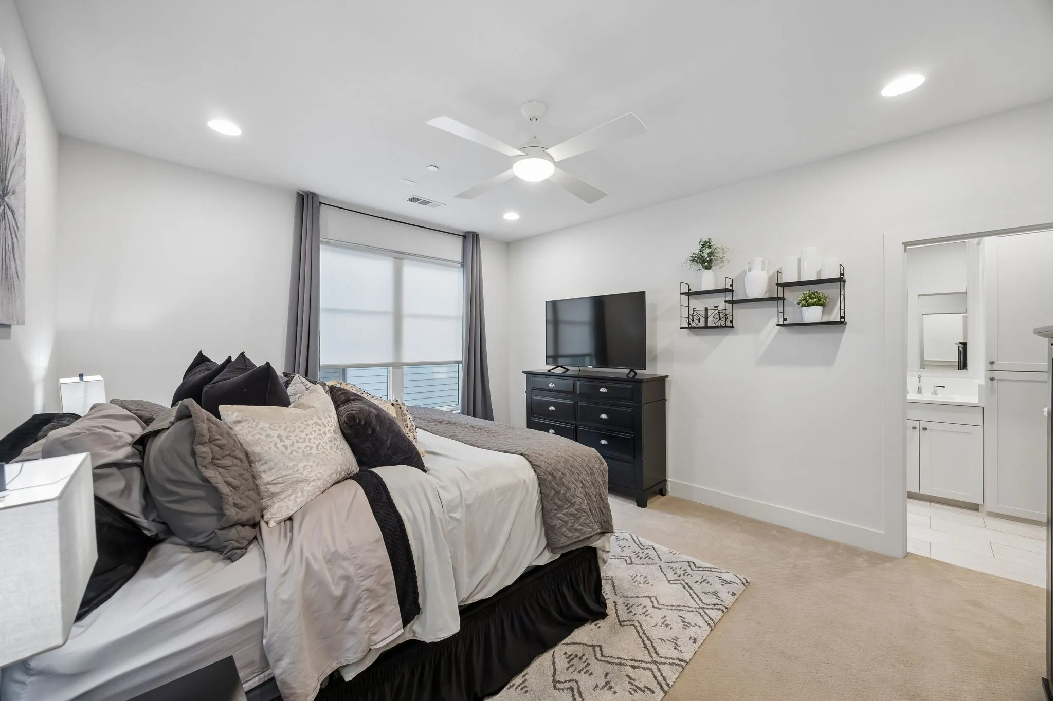 Condominium For Rent in Dallas County , 2715 Kimsey Drive 102, Dallas, Texas 75235, 2 Bedrooms, 3 Bathrooms, 2 Garage spaces, 1,888 Sqft, built in 2020, Price $4,500, mls#21335927, Real Estate Agent in Dallas, Homes For Rent in Dallas county, Homes For Rent in Dallas, Realtor in Dallas Texas, Real Estate Brokerage Independent Realty Texas, Luminita Cordes Realtor