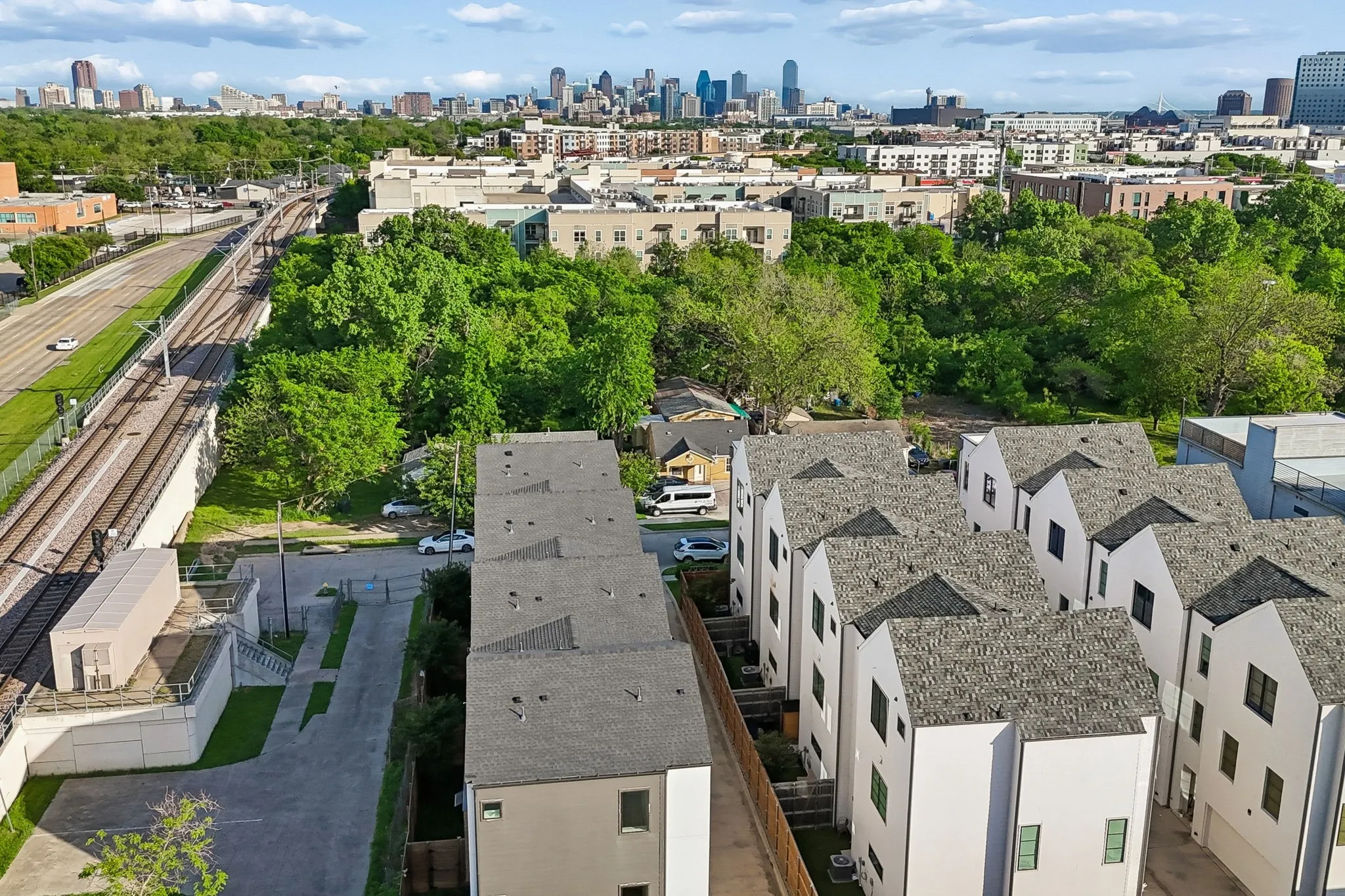 Condominium For Rent in Dallas County , 2715 Kimsey Drive 102, Dallas, Texas 75235, 2 Bedrooms, 3 Bathrooms, 2 Garage spaces, 1,888 Sqft, built in 2020, Price $4,500, mls#21335927, Real Estate Agent in Dallas, Homes For Rent in Dallas county, Homes For Rent in Dallas, Realtor in Dallas Texas, Real Estate Brokerage Independent Realty Texas, Luminita Cordes Realtor