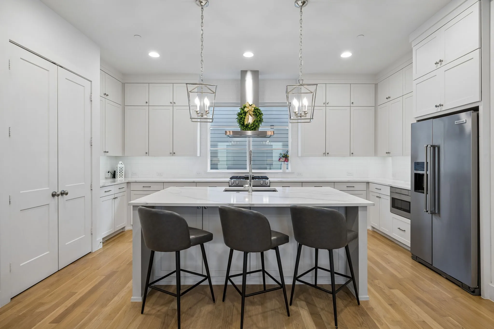 Condominium For Rent in Dallas County , 2715 Kimsey Drive 102, Dallas, Texas 75235, 2 Bedrooms, 3 Bathrooms, 2 Garage spaces, 1,888 Sqft, built in 2020, Price $4,500, mls#21335927, Real Estate Agent in Dallas, Homes For Rent in Dallas county, Homes For Rent in Dallas, Realtor in Dallas Texas, Real Estate Brokerage Independent Realty Texas, Luminita Cordes Realtor