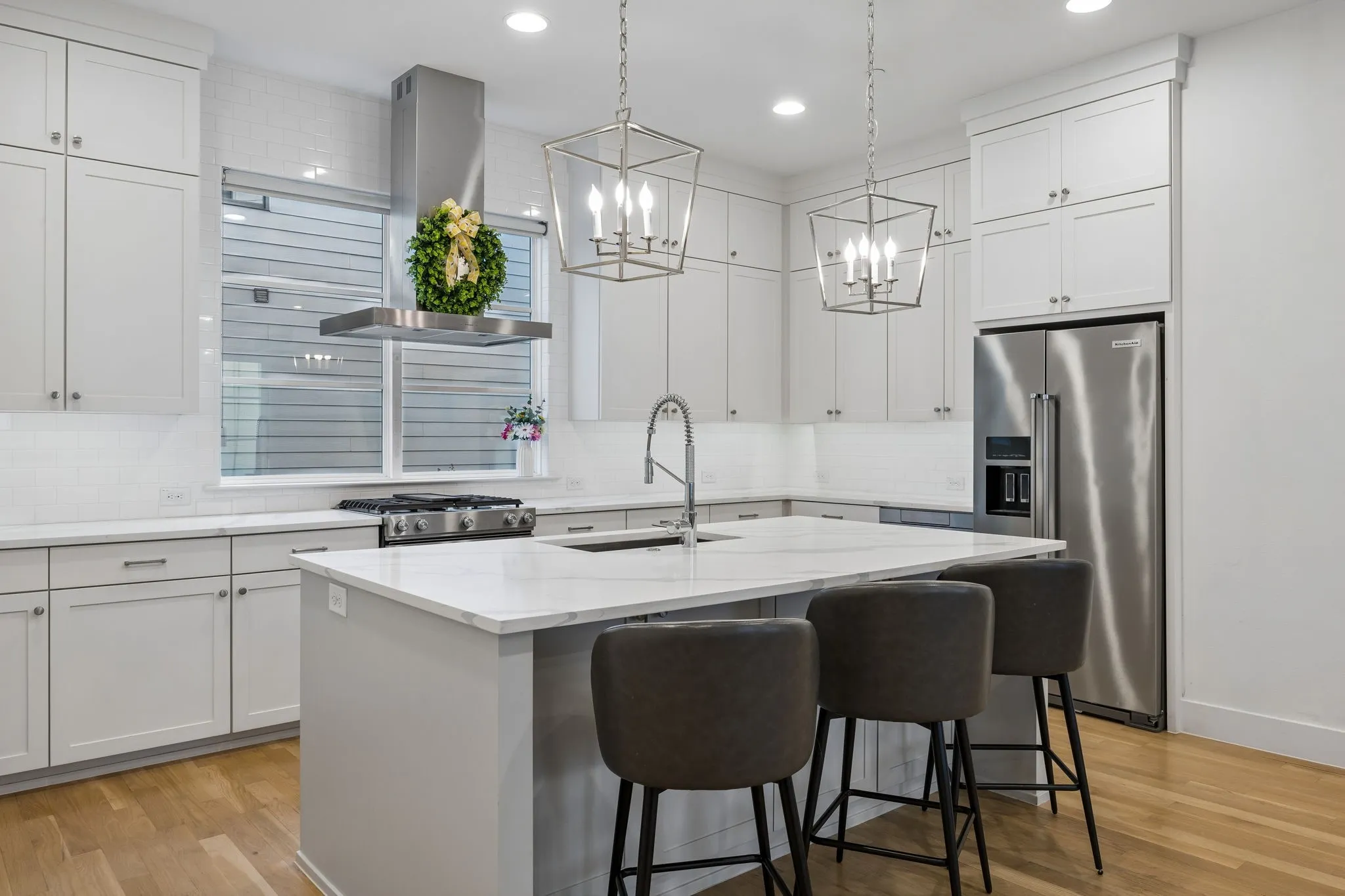 Condominium For Rent in Dallas County , 2715 Kimsey Drive 102, Dallas, Texas 75235, 2 Bedrooms, 3 Bathrooms, 2 Garage spaces, 1,888 Sqft, built in 2020, Price $4,500, mls#21335927, Real Estate Agent in Dallas, Homes For Rent in Dallas county, Homes For Rent in Dallas, Realtor in Dallas Texas, Real Estate Brokerage Independent Realty Texas, Luminita Cordes Realtor