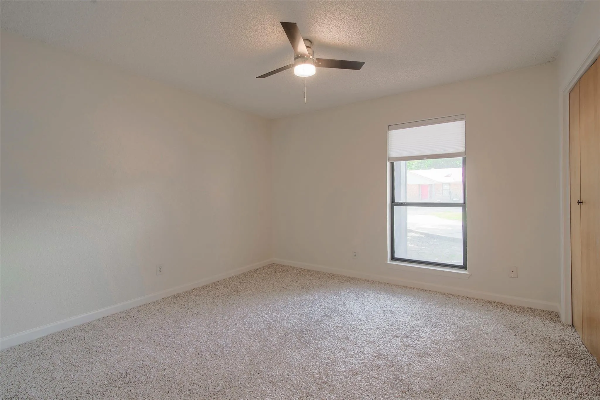 Single Family Residence For Sale in Grayson County , 284 W San Antonio Street, Van Alstyne, Texas 75495, 3 Bedrooms, 2 Bathrooms, 2 Garage spaces, 1,418 Sqft, built in 1984, Price $225,000, mls#21352222, Real Estate Agent in Van Alstyne, Homes For Sale in Grayson county, Homes For Sale in Van Alstyne, Realtor in Van Alstyne Texas, Real Estate Brokerage Independent Realty Texas, Luminita Cordes Realtor