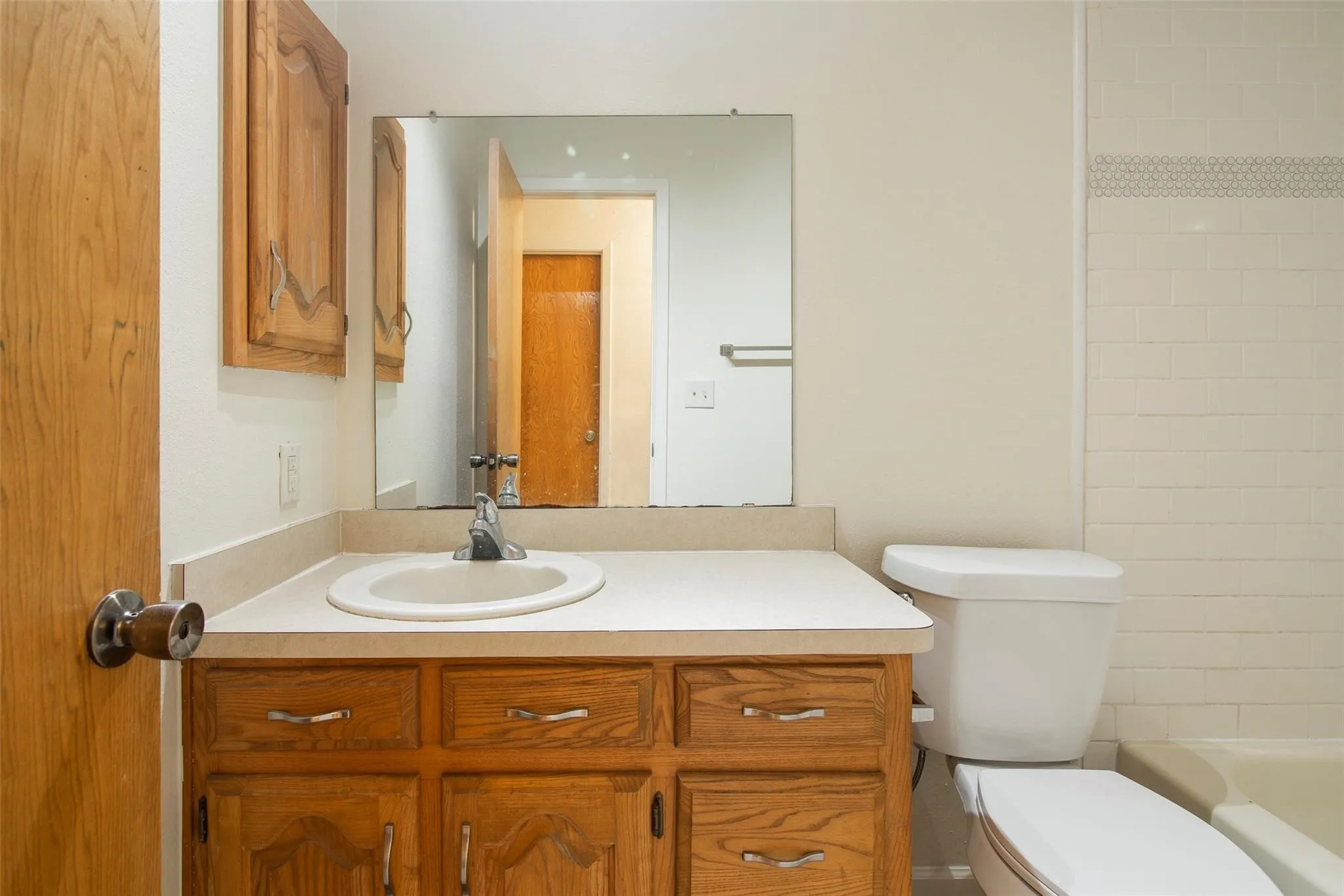 Single Family Residence For Sale in Grayson County , 284 W San Antonio Street, Van Alstyne, Texas 75495, 3 Bedrooms, 2 Bathrooms, 2 Garage spaces, 1,418 Sqft, built in 1984, Price $225,000, mls#21352222, Real Estate Agent in Van Alstyne, Homes For Sale in Grayson county, Homes For Sale in Van Alstyne, Realtor in Van Alstyne Texas, Real Estate Brokerage Independent Realty Texas, Luminita Cordes Realtor