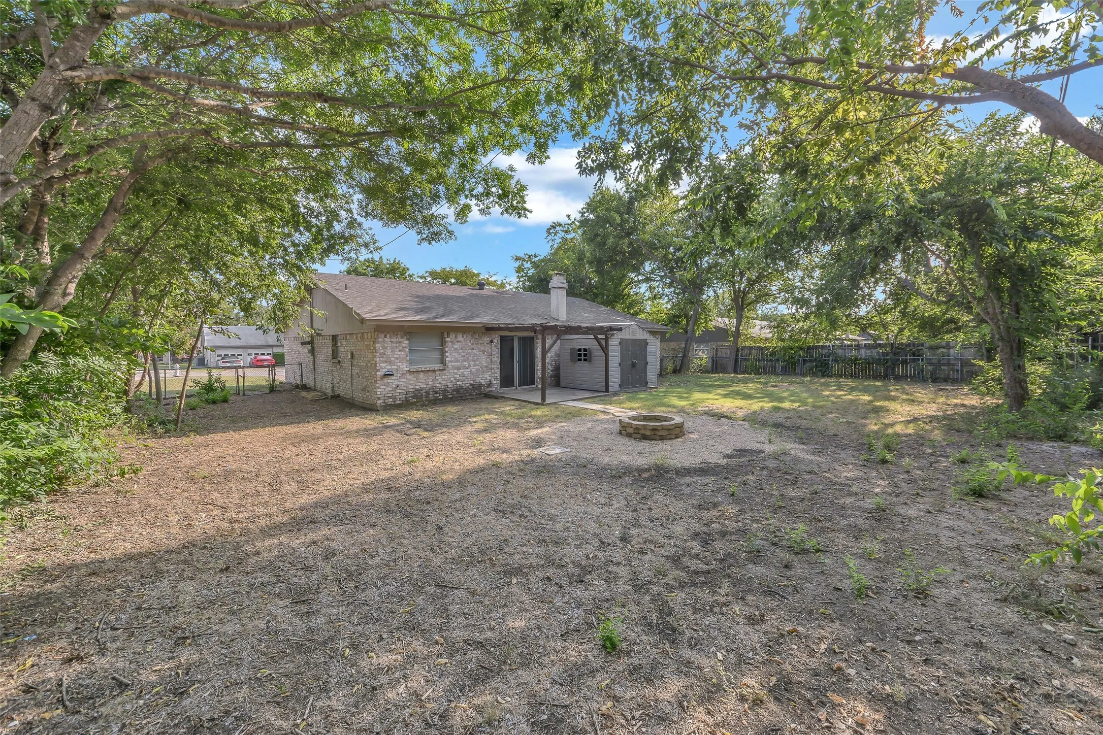 Single Family Residence For Rent in Tarrant County , 6800 Yorkston Street, Watauga, Texas 76148, 4 Bedroom, 2 Bathroom, 2 Garage spaces, 1,354 Sqft, built in 1973, mls#21352978, Real Estate Agent in Watauga, Homes For Rent in Tarrant county, Homes For Rent in Watauga, Realtor in Watauga Texas, Real Estate Brokerage Independent Realty Texas, Luminita Cordes Realtor