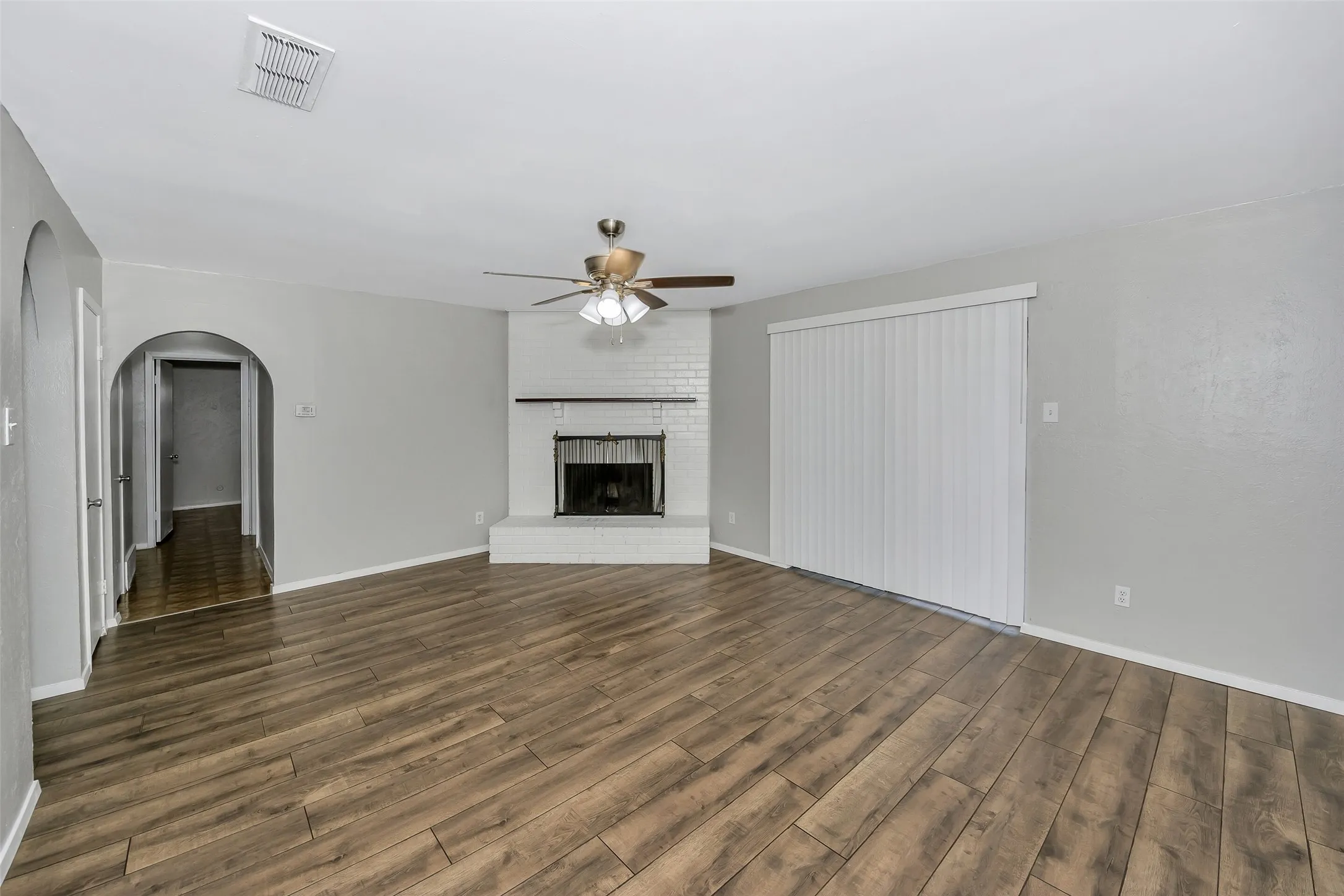 Single Family Residence For Rent in Tarrant County , 6800 Yorkston Street, Watauga, Texas 76148, 4 Bedroom, 2 Bathroom, 2 Garage spaces, 1,354 Sqft, built in 1973, mls#21352978, Real Estate Agent in Watauga, Homes For Rent in Tarrant county, Homes For Rent in Watauga, Realtor in Watauga Texas, Real Estate Brokerage Independent Realty Texas, Luminita Cordes Realtor