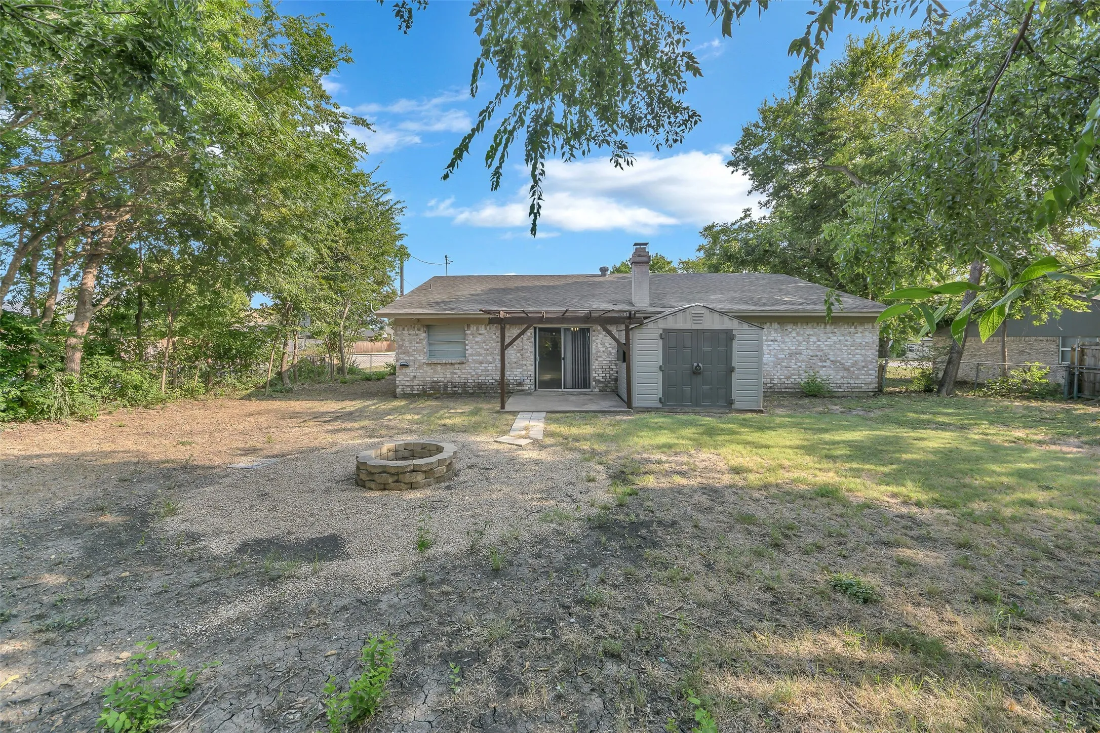 Single Family Residence For Rent in Tarrant County , 6800 Yorkston Street, Watauga, Texas 76148, 4 Bedroom, 2 Bathroom, 2 Garage spaces, 1,354 Sqft, built in 1973, mls#21352978, Real Estate Agent in Watauga, Homes For Rent in Tarrant county, Homes For Rent in Watauga, Realtor in Watauga Texas, Real Estate Brokerage Independent Realty Texas, Luminita Cordes Realtor