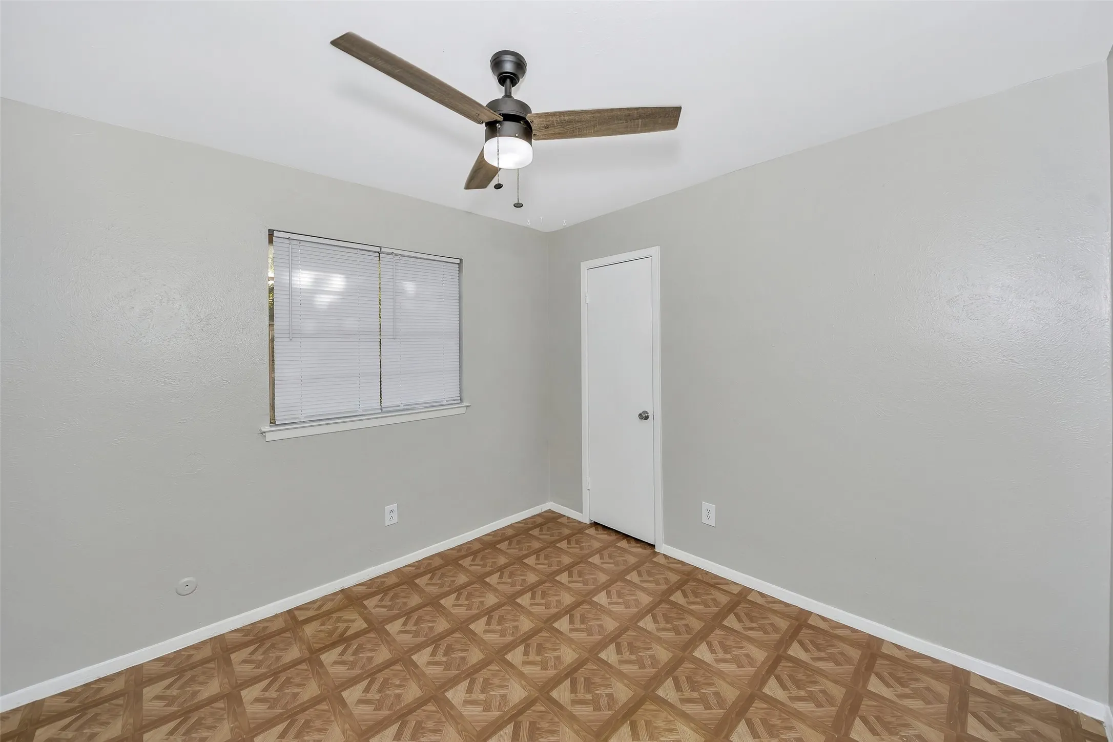 Single Family Residence For Rent in Tarrant County , 6800 Yorkston Street, Watauga, Texas 76148, 4 Bedroom, 2 Bathroom, 2 Garage spaces, 1,354 Sqft, built in 1973, mls#21352978, Real Estate Agent in Watauga, Homes For Rent in Tarrant county, Homes For Rent in Watauga, Realtor in Watauga Texas, Real Estate Brokerage Independent Realty Texas, Luminita Cordes Realtor