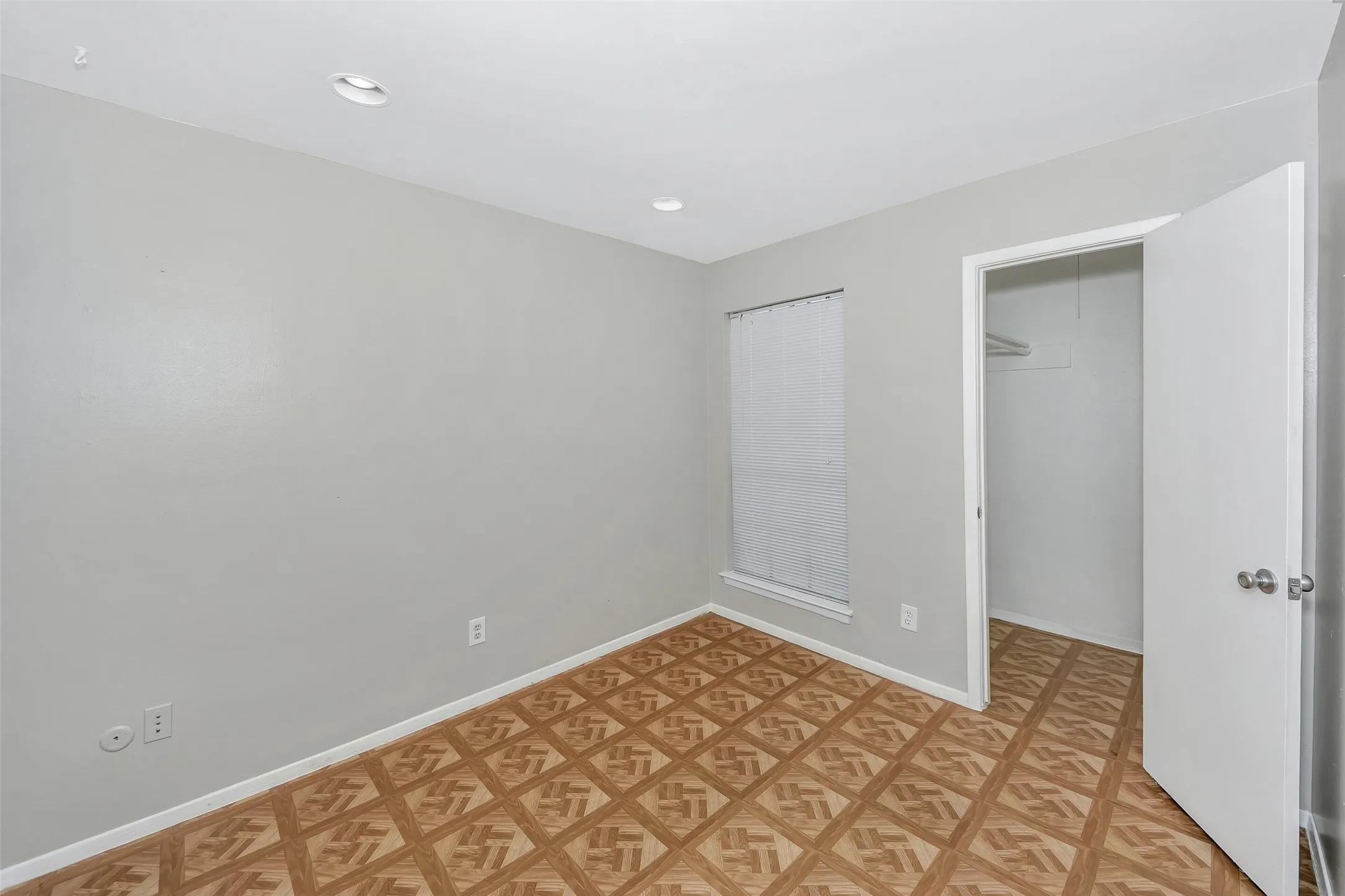 Single Family Residence For Rent in Tarrant County , 6800 Yorkston Street, Watauga, Texas 76148, 4 Bedroom, 2 Bathroom, 2 Garage spaces, 1,354 Sqft, built in 1973, mls#21352978, Real Estate Agent in Watauga, Homes For Rent in Tarrant county, Homes For Rent in Watauga, Realtor in Watauga Texas, Real Estate Brokerage Independent Realty Texas, Luminita Cordes Realtor