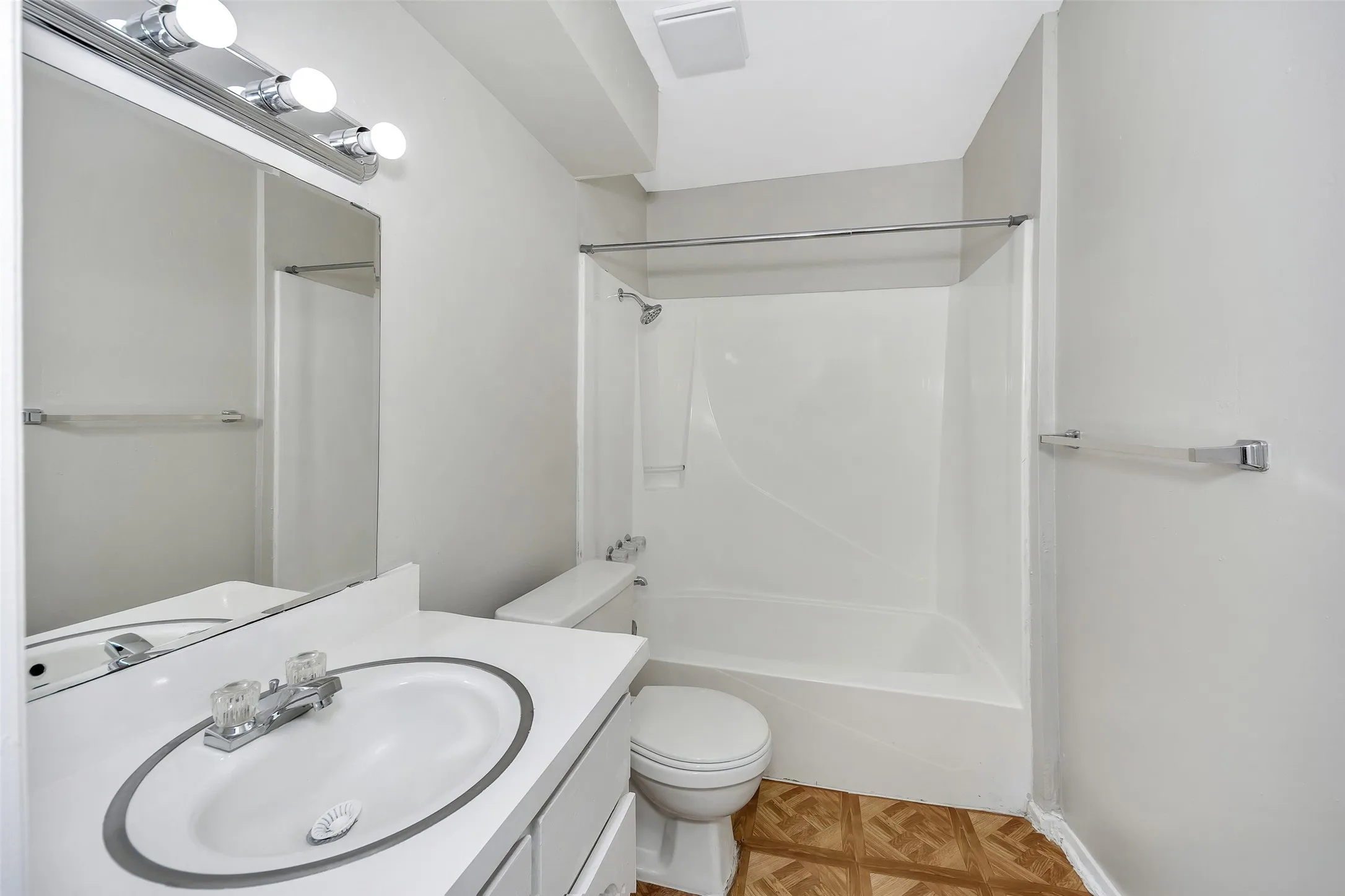 Single Family Residence For Rent in Tarrant County , 6800 Yorkston Street, Watauga, Texas 76148, 4 Bedroom, 2 Bathroom, 2 Garage spaces, 1,354 Sqft, built in 1973, mls#21352978, Real Estate Agent in Watauga, Homes For Rent in Tarrant county, Homes For Rent in Watauga, Realtor in Watauga Texas, Real Estate Brokerage Independent Realty Texas, Luminita Cordes Realtor