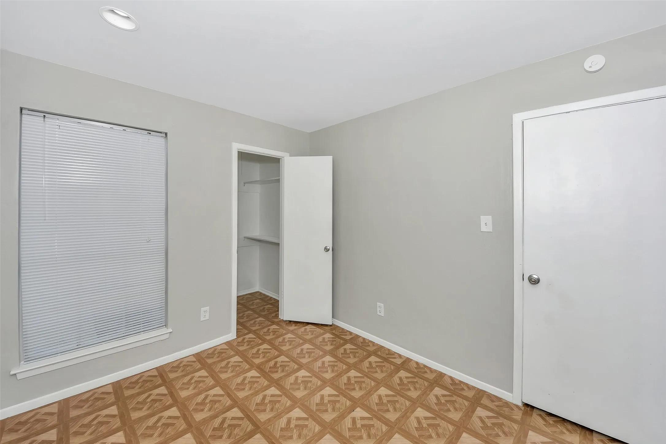 Single Family Residence For Rent in Tarrant County , 6800 Yorkston Street, Watauga, Texas 76148, 4 Bedroom, 2 Bathroom, 2 Garage spaces, 1,354 Sqft, built in 1973, mls#21352978, Real Estate Agent in Watauga, Homes For Rent in Tarrant county, Homes For Rent in Watauga, Realtor in Watauga Texas, Real Estate Brokerage Independent Realty Texas, Luminita Cordes Realtor
