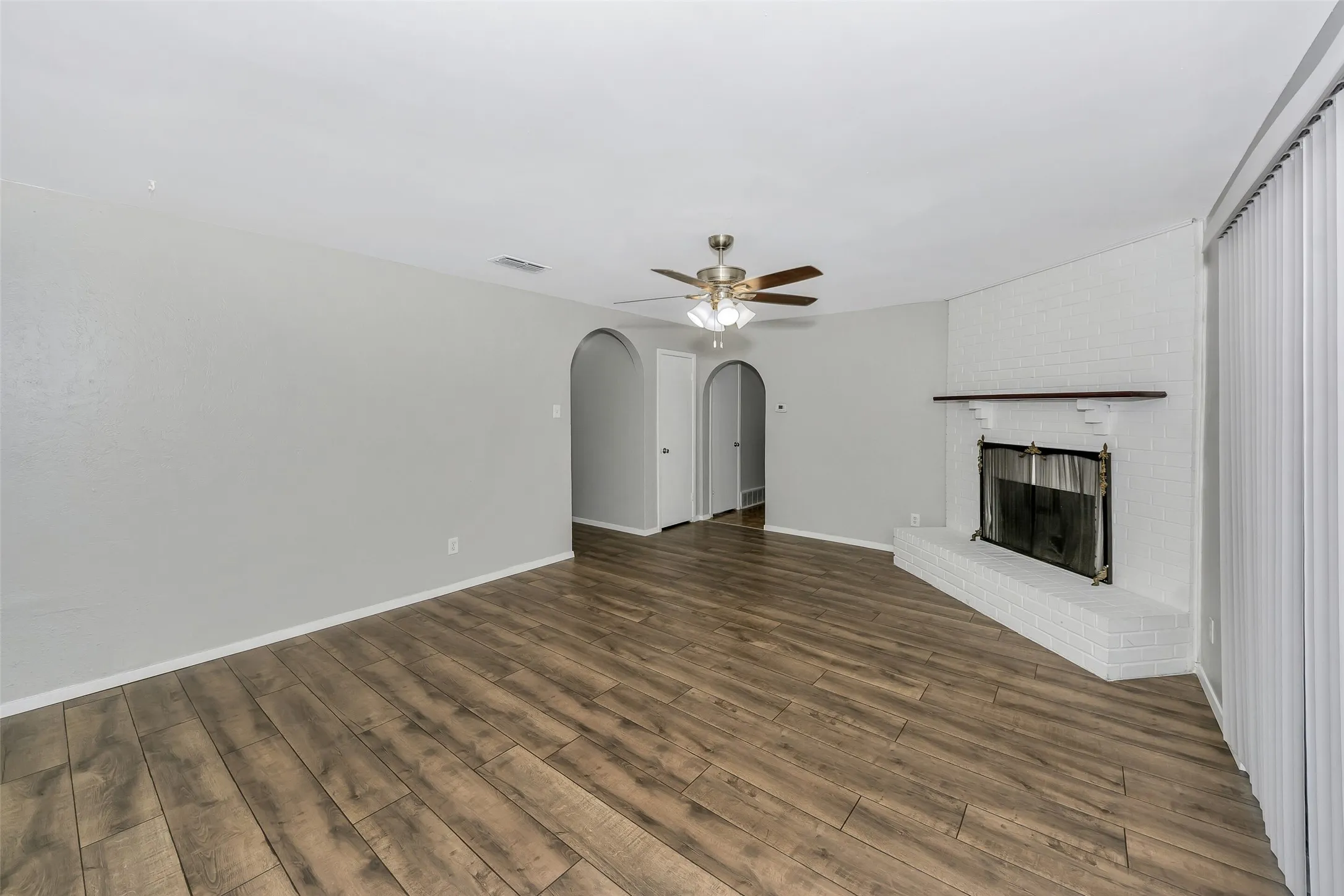 Single Family Residence For Rent in Tarrant County , 6800 Yorkston Street, Watauga, Texas 76148, 4 Bedroom, 2 Bathroom, 2 Garage spaces, 1,354 Sqft, built in 1973, mls#21352978, Real Estate Agent in Watauga, Homes For Rent in Tarrant county, Homes For Rent in Watauga, Realtor in Watauga Texas, Real Estate Brokerage Independent Realty Texas, Luminita Cordes Realtor