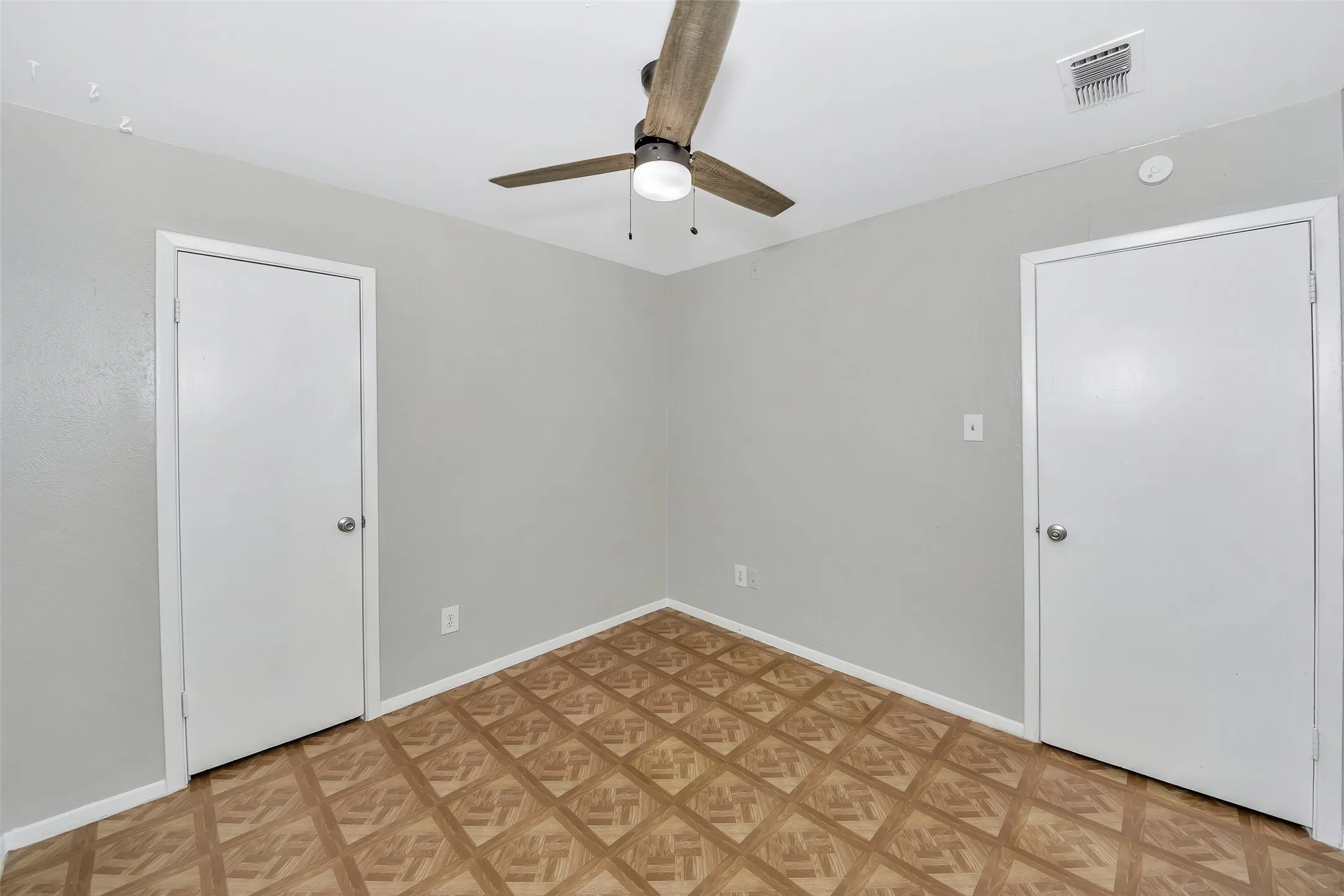 Single Family Residence For Rent in Tarrant County , 6800 Yorkston Street, Watauga, Texas 76148, 4 Bedroom, 2 Bathroom, 2 Garage spaces, 1,354 Sqft, built in 1973, mls#21352978, Real Estate Agent in Watauga, Homes For Rent in Tarrant county, Homes For Rent in Watauga, Realtor in Watauga Texas, Real Estate Brokerage Independent Realty Texas, Luminita Cordes Realtor