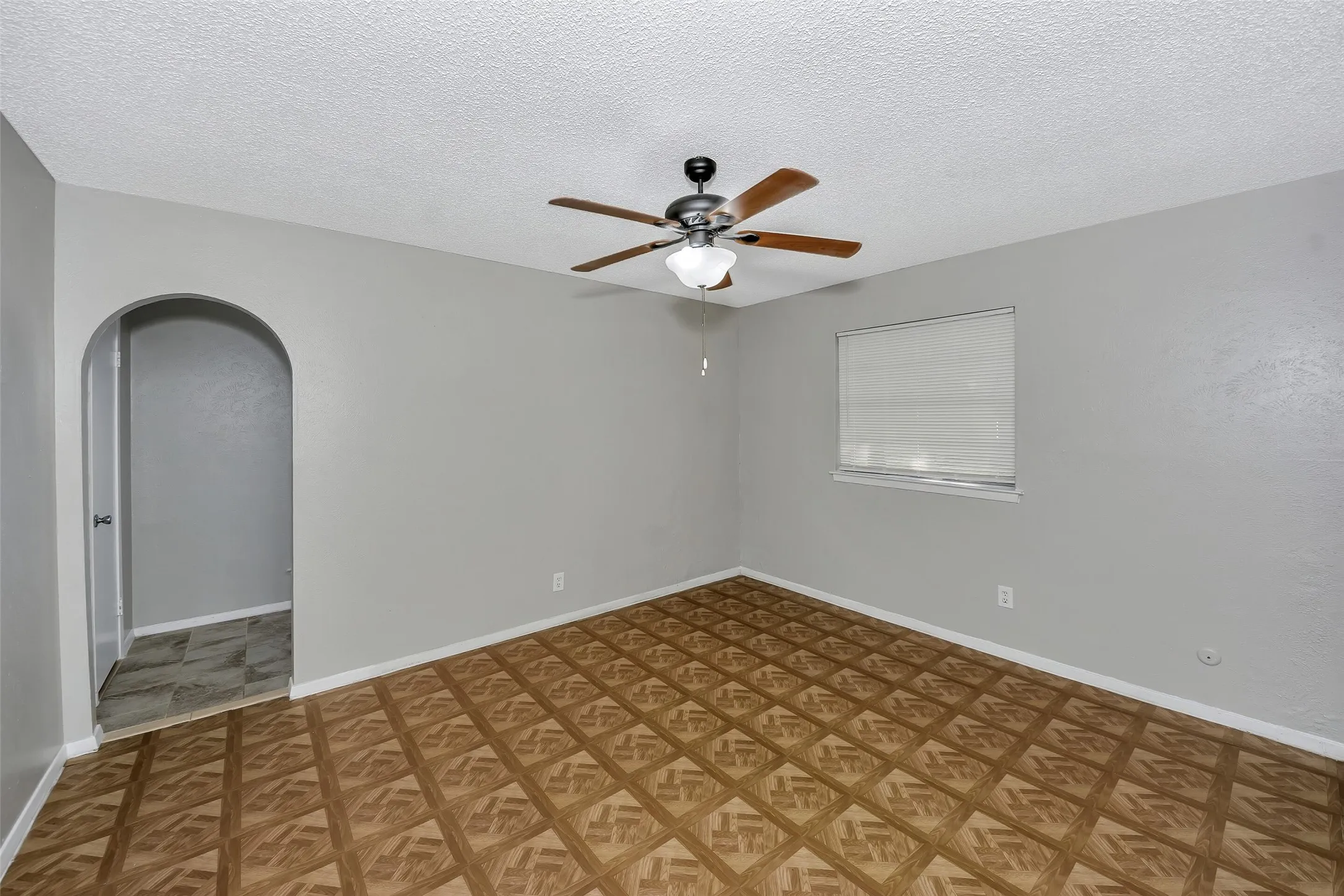 Single Family Residence For Rent in Tarrant County , 6800 Yorkston Street, Watauga, Texas 76148, 4 Bedroom, 2 Bathroom, 2 Garage spaces, 1,354 Sqft, built in 1973, mls#21352978, Real Estate Agent in Watauga, Homes For Rent in Tarrant county, Homes For Rent in Watauga, Realtor in Watauga Texas, Real Estate Brokerage Independent Realty Texas, Luminita Cordes Realtor