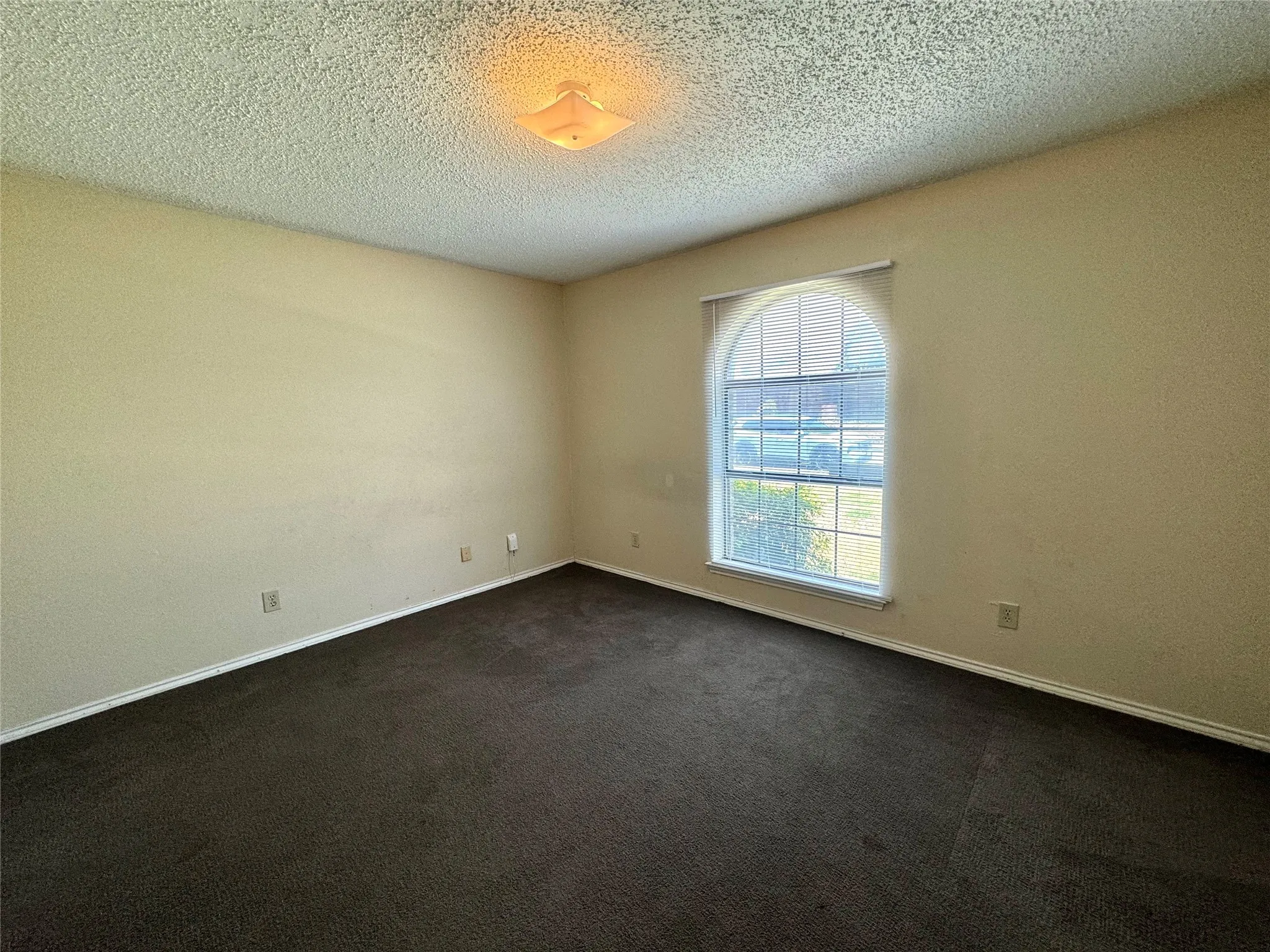 Duplex For Rent in Dallas County , 13217 Fall Manor, Dallas, Texas 75243, 3 Bedroom, 2 Bathroom, 2 Garage spaces, 1,616 Sqft, built in 1984, mls#21352944, Real Estate Agent in Dallas, Homes For Rent in Dallas county, Homes For Rent in Dallas, Realtor in Dallas Texas, Real Estate Brokerage Independent Realty Texas, Luminita Cordes Realtor