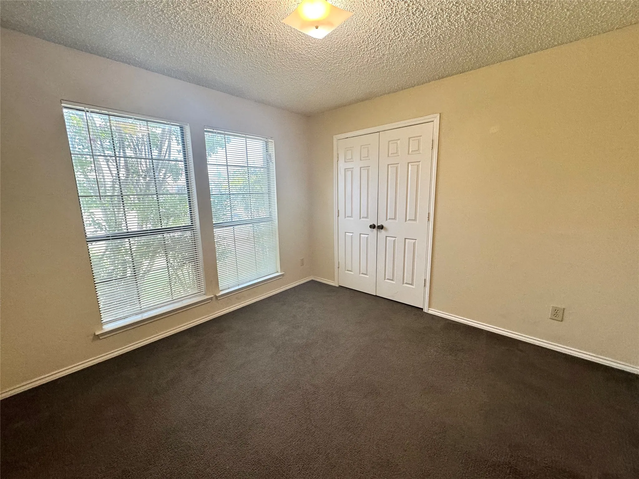 Duplex For Rent in Dallas County , 13217 Fall Manor, Dallas, Texas 75243, 3 Bedroom, 2 Bathroom, 2 Garage spaces, 1,616 Sqft, built in 1984, mls#21352944, Real Estate Agent in Dallas, Homes For Rent in Dallas county, Homes For Rent in Dallas, Realtor in Dallas Texas, Real Estate Brokerage Independent Realty Texas, Luminita Cordes Realtor