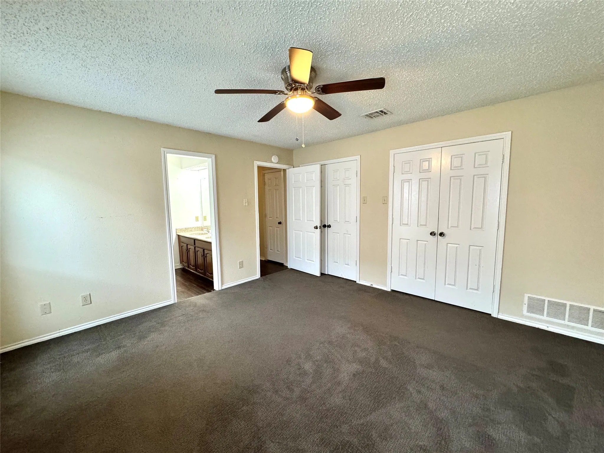 Duplex For Rent in Dallas County , 13217 Fall Manor, Dallas, Texas 75243, 3 Bedroom, 2 Bathroom, 2 Garage spaces, 1,616 Sqft, built in 1984, mls#21352944, Real Estate Agent in Dallas, Homes For Rent in Dallas county, Homes For Rent in Dallas, Realtor in Dallas Texas, Real Estate Brokerage Independent Realty Texas, Luminita Cordes Realtor