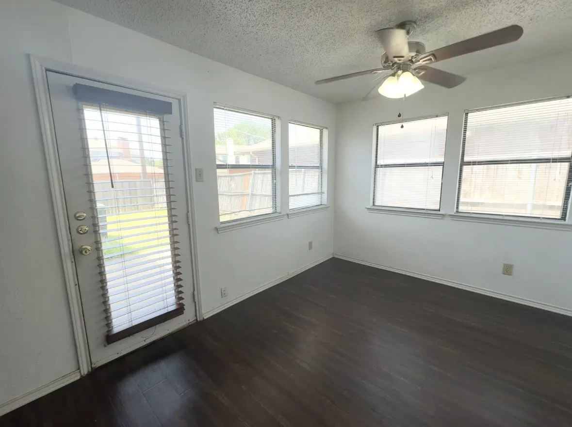 Duplex For Rent in Dallas County , 13217 Fall Manor, Dallas, Texas 75243, 3 Bedroom, 2 Bathroom, 2 Garage spaces, 1,616 Sqft, built in 1984, mls#21352944, Real Estate Agent in Dallas, Homes For Rent in Dallas county, Homes For Rent in Dallas, Realtor in Dallas Texas, Real Estate Brokerage Independent Realty Texas, Luminita Cordes Realtor
