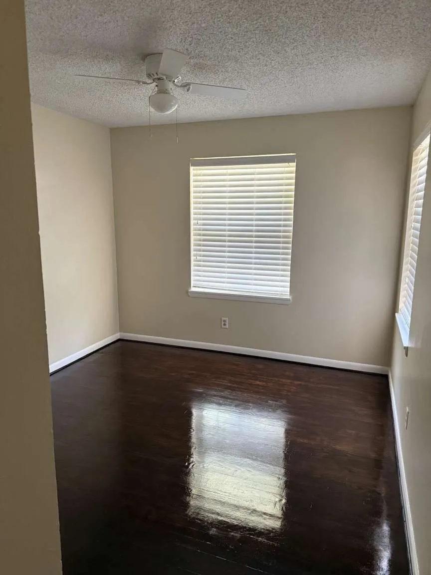 Single Family Residence For Sale in Collin County , 1706 E 15th Street, Plano, Texas 75074, 3 Bedroom, 2 Bathroom, Garage spaces, 1,900 Sqft, built in 1960, mls#21352989, Real Estate Agent in Plano, Homes For Sale in Collin county, Homes For Sale in Plano, Realtor in Plano Texas, Real Estate Brokerage Independent Realty Texas, Luminita Cordes Realtor